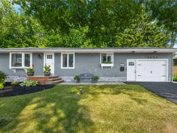 Property at 7422 Rosewood Cir, Cicero, NY 13212