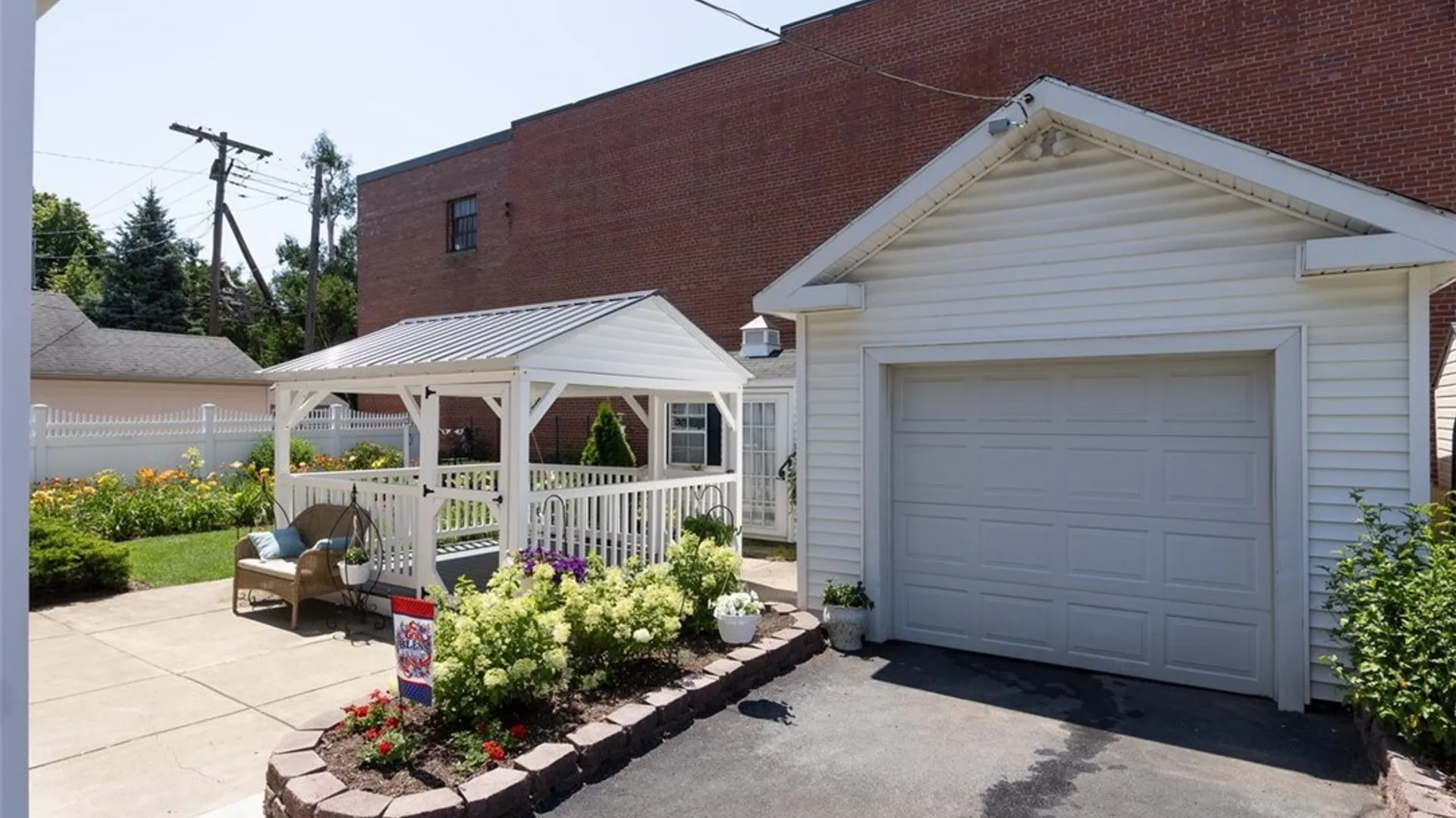Property at 15 Park Boulevard, Lancaster, NY 14086 15