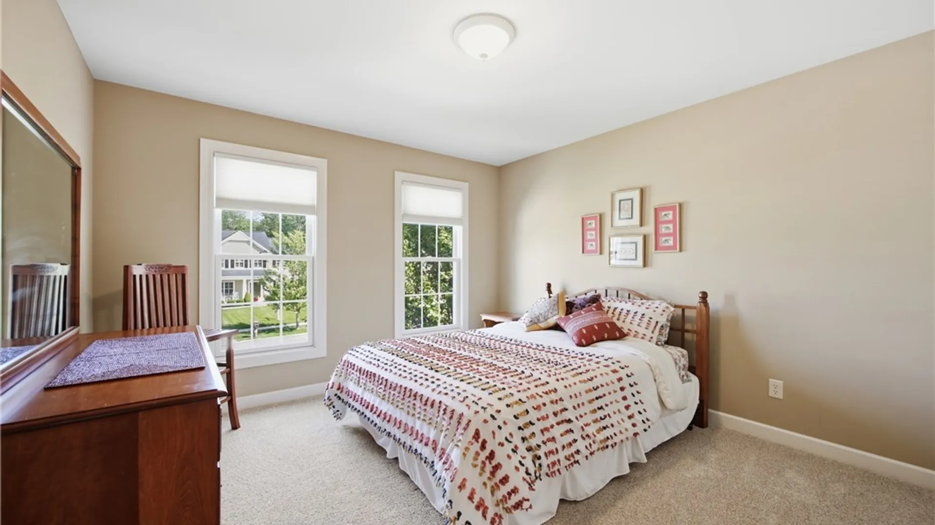 Property at 6 Parliament Lane, Lancaster, NY 14086 26