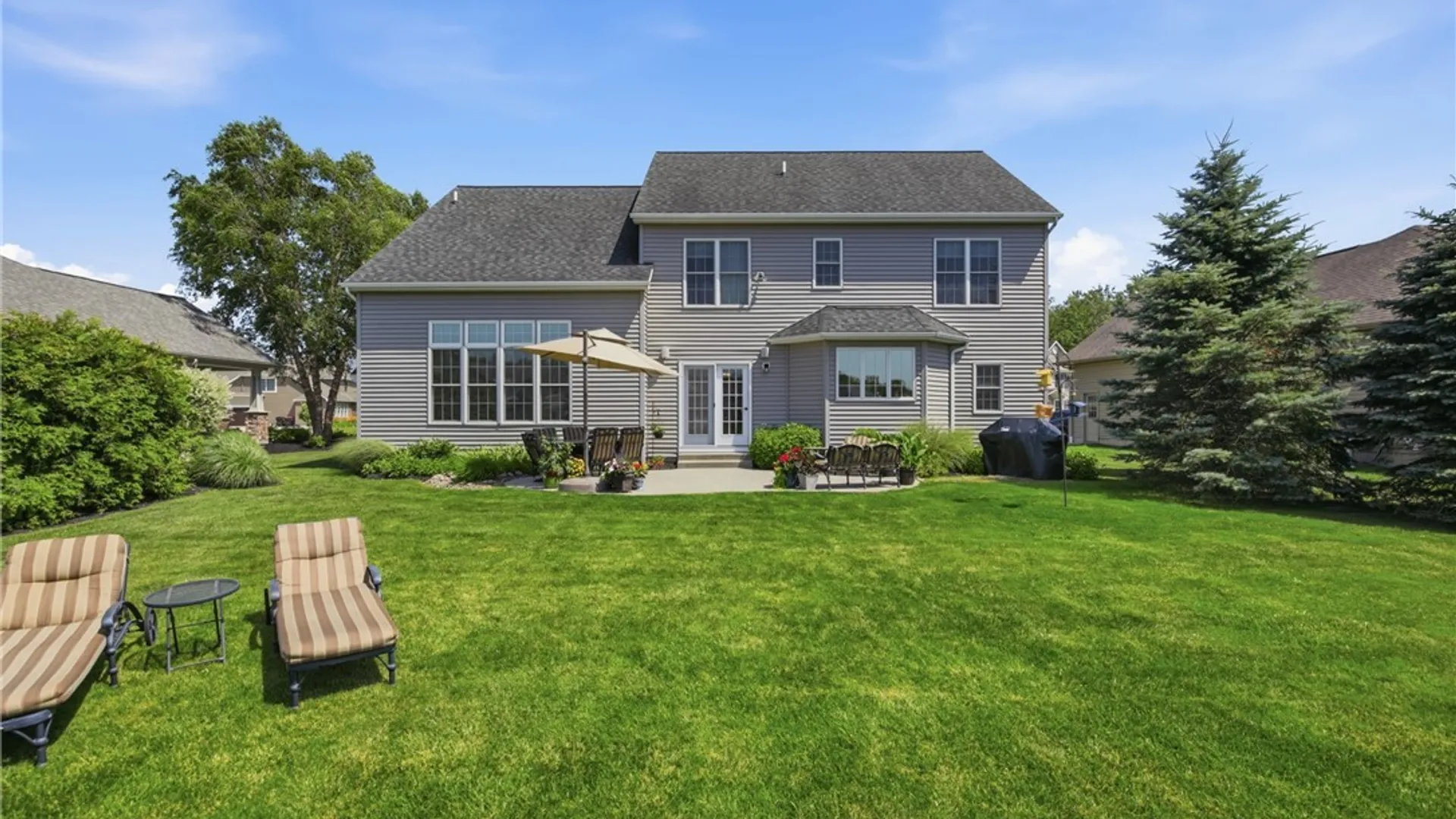 Property at 6 Parliament Lane, Lancaster, NY 14086 35