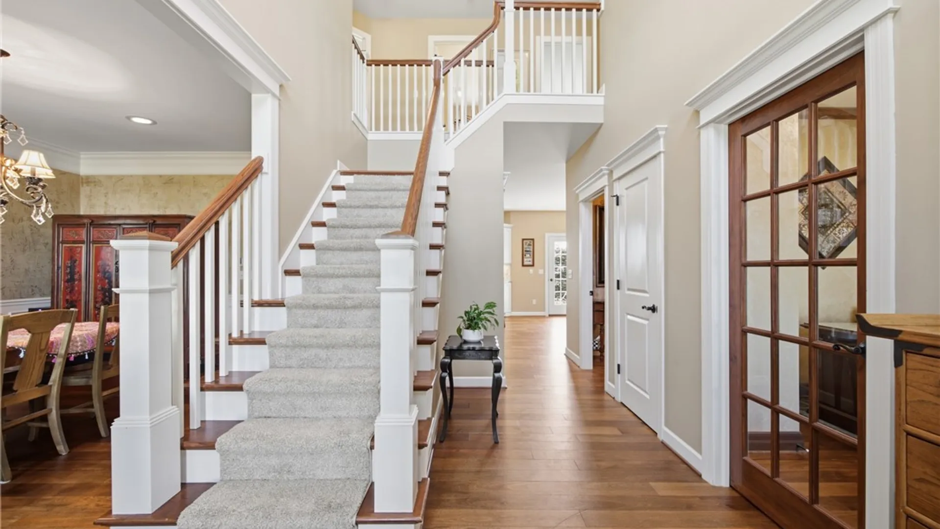 Property at 6 Parliament Lane, Lancaster, NY 14086 5