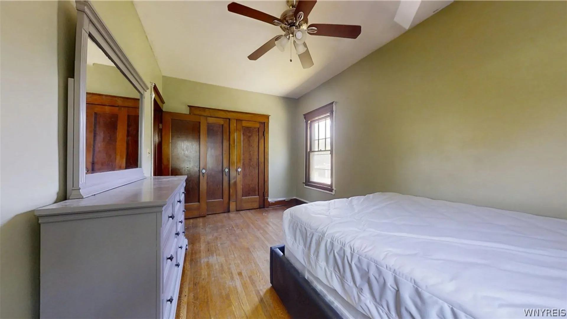 Property at 425 Johnson Street, Buffalo, NY 14211 14