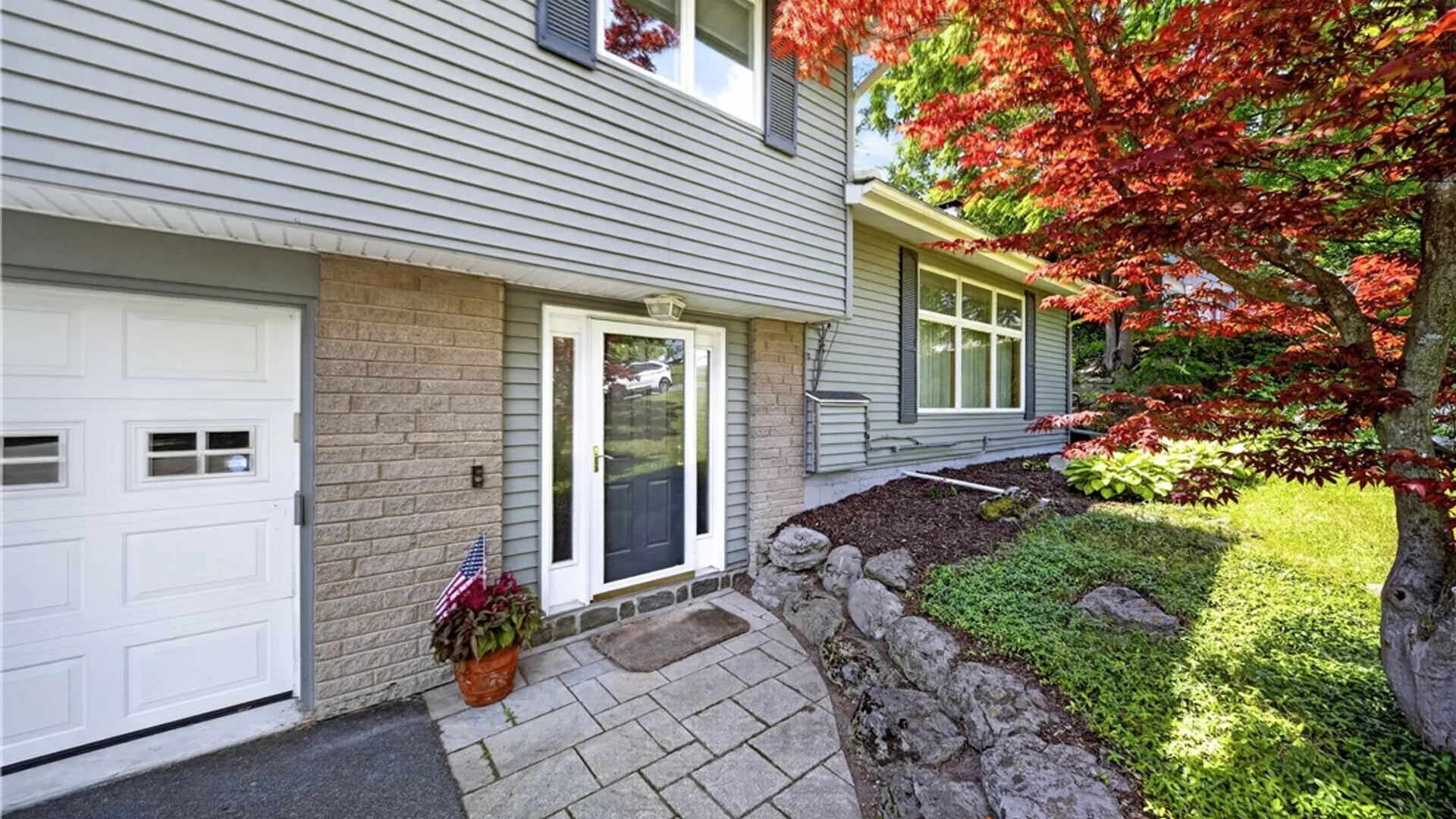 Property at 207 Eden Roc Circle, DeWitt, NY 13214 2