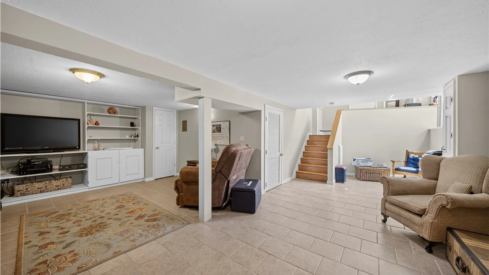 Property at 207 Eden Roc Circle, DeWitt, NY 13214 12