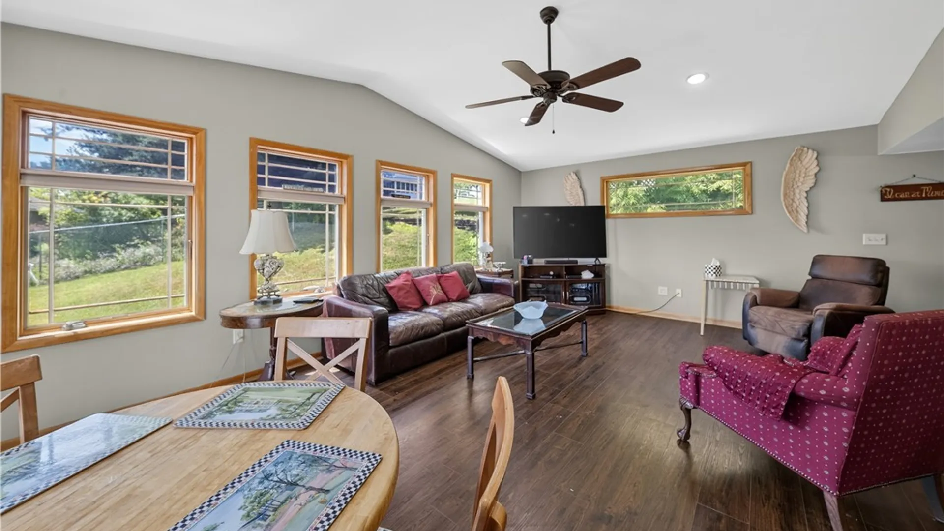 Property at 207 Eden Roc Circle, DeWitt, NY 13214 28