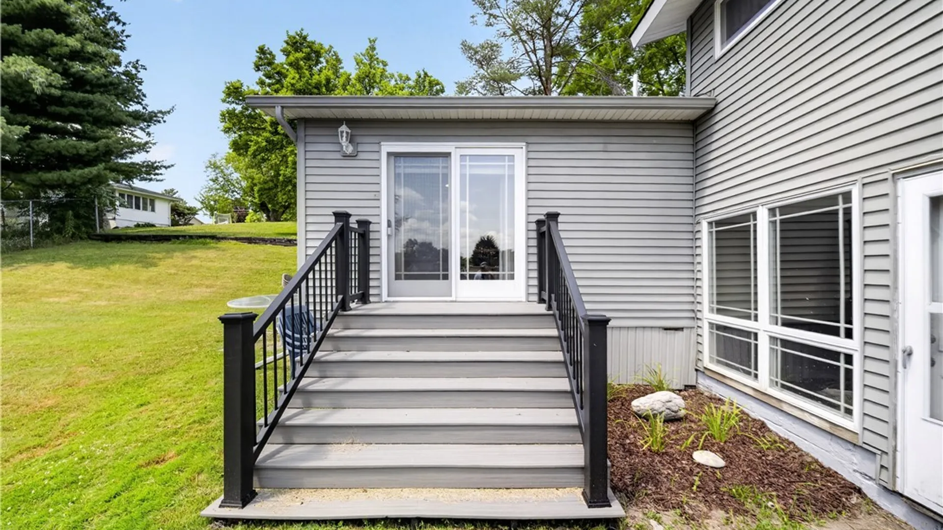 Property at 207 Eden Roc Circle, DeWitt, NY 13214 45