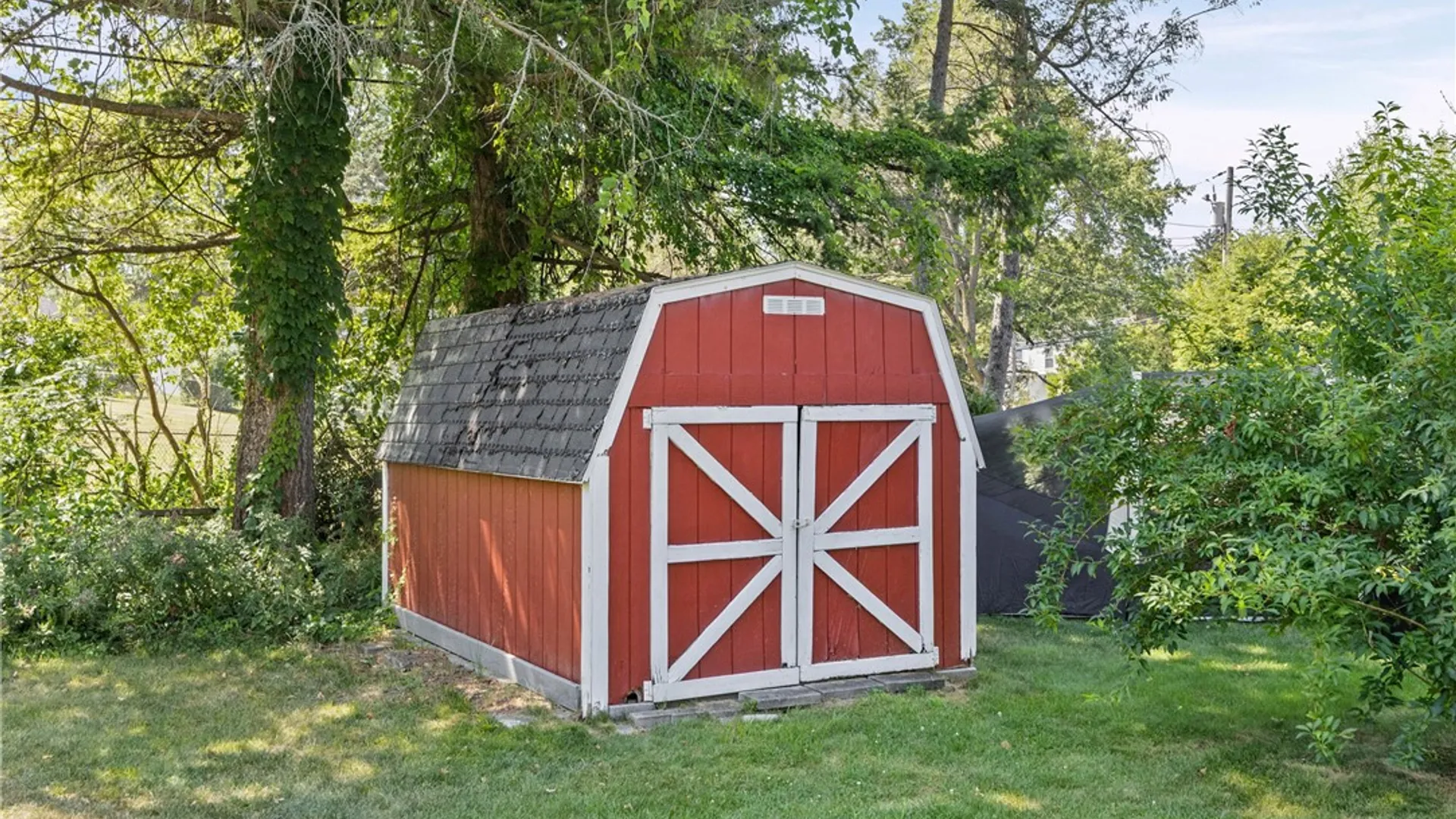 Property at 23 Musket Lane, Pittsford, NY 14534 42