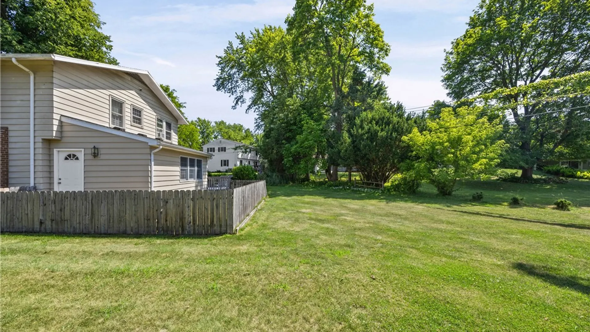 Property at 23 Musket Lane, Pittsford, NY 14534 45