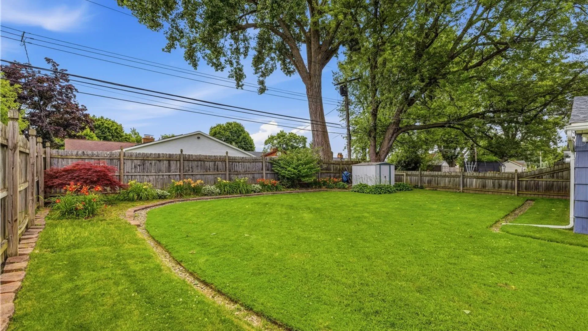 Property at 131 Burnside Drive, Tonawanda, NY 14150 24