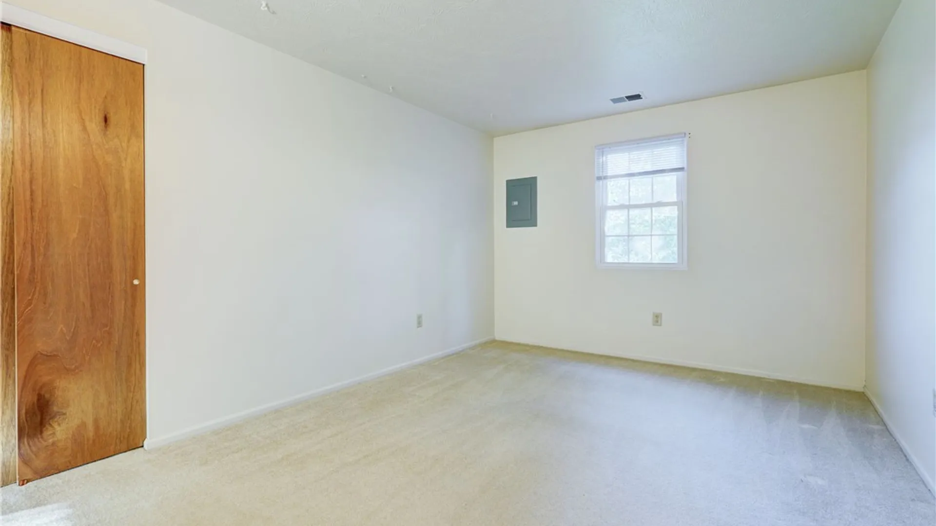 Property at 32 Chestnut Ct, Parma, NY 14468 19