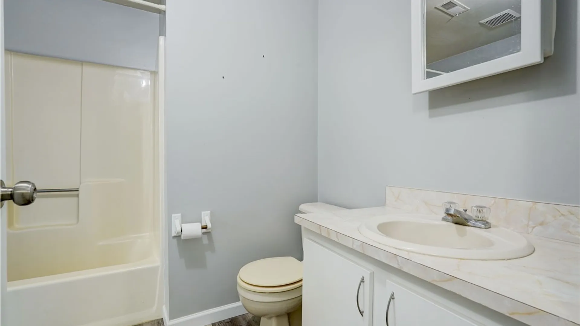 Property at 32 Chestnut Ct, Parma, NY 14468 21