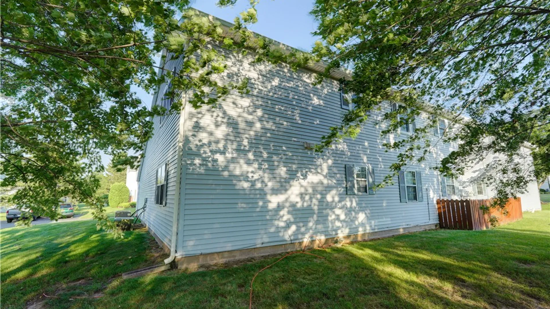 Property at 32 Chestnut Ct, Parma, NY 14468 24
