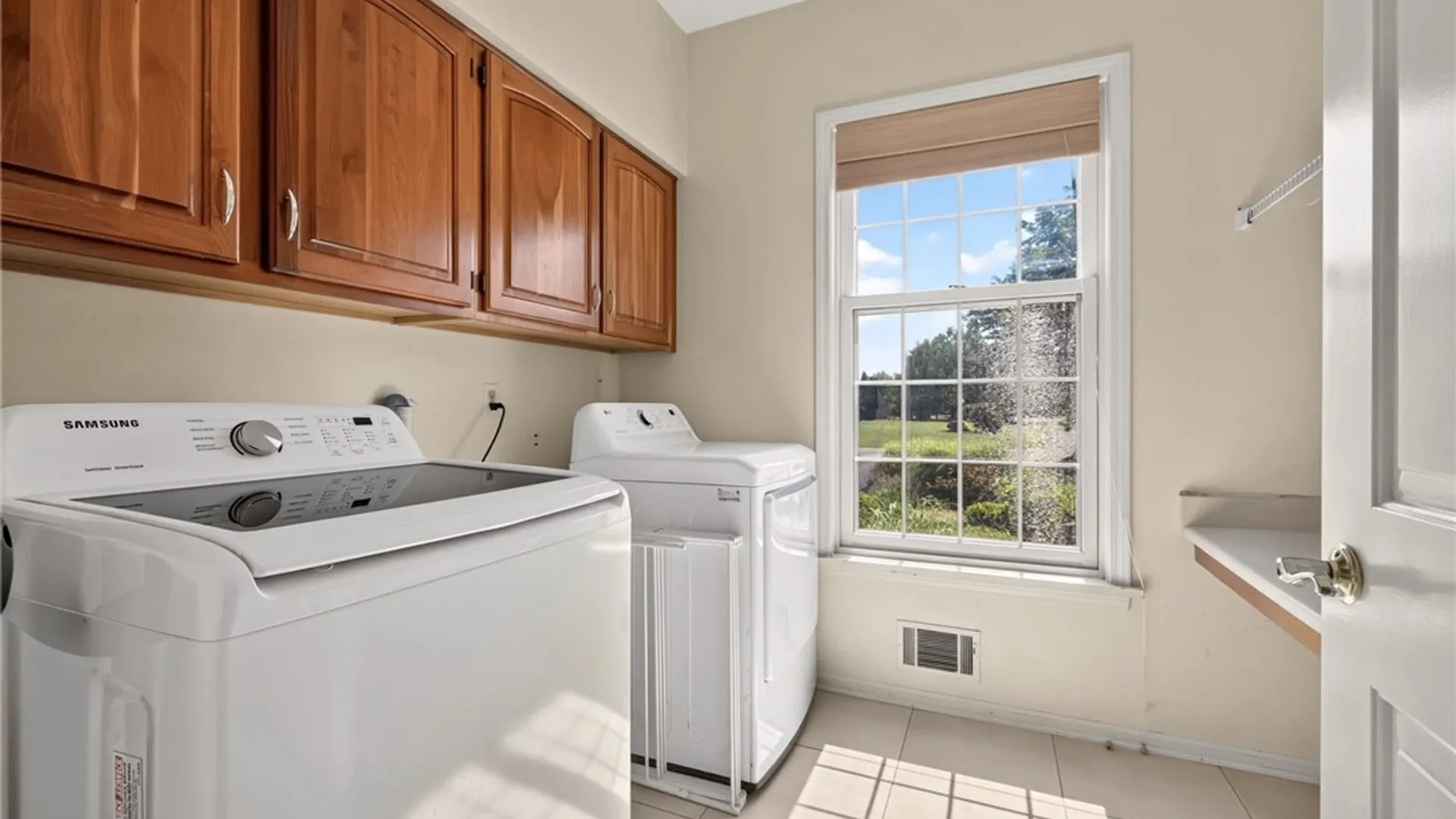 Property at 42 Cardogan Square, Penfield, NY 14625 20