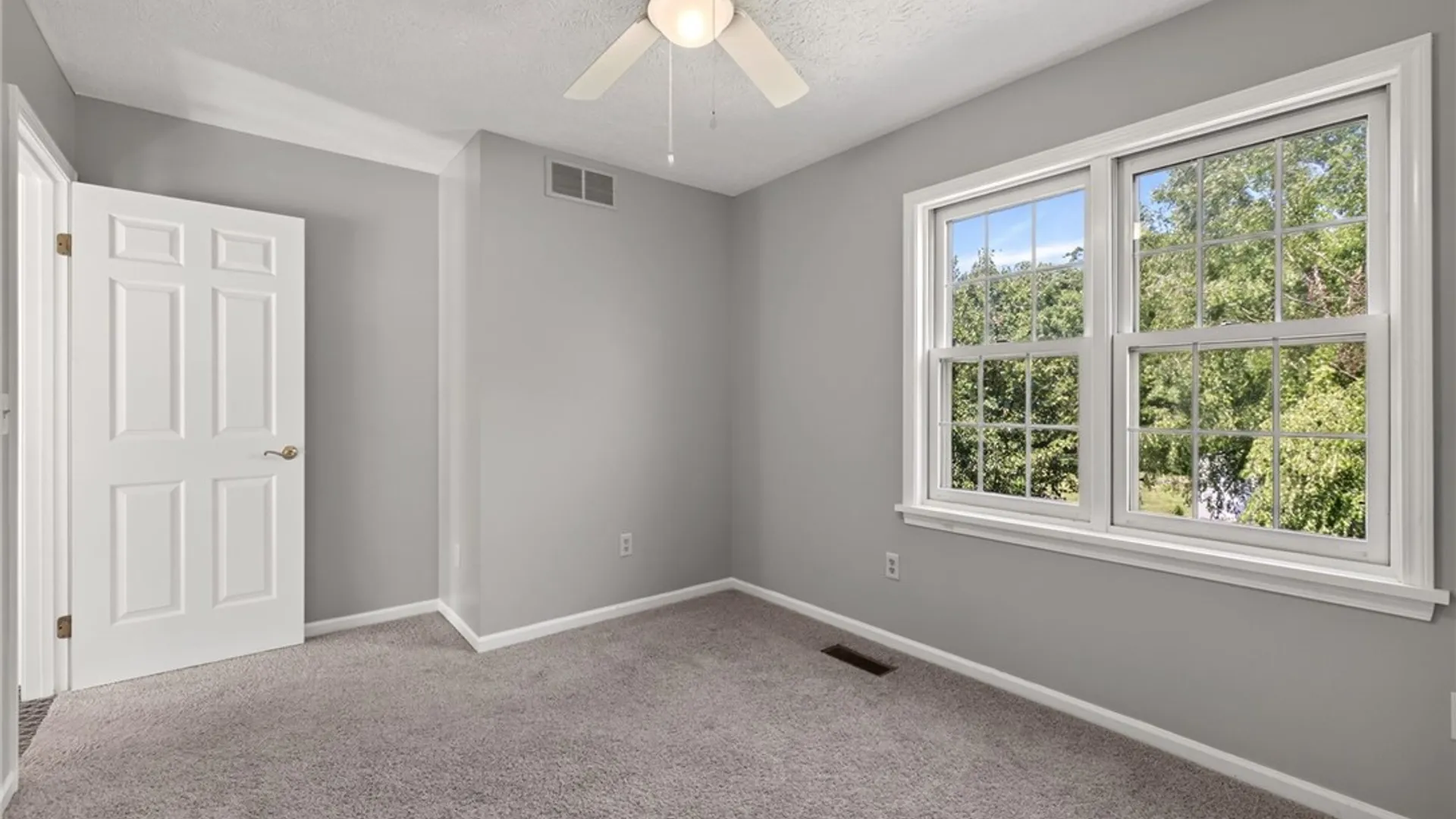 Property at 42 Cardogan Square, Penfield, NY 14625 28