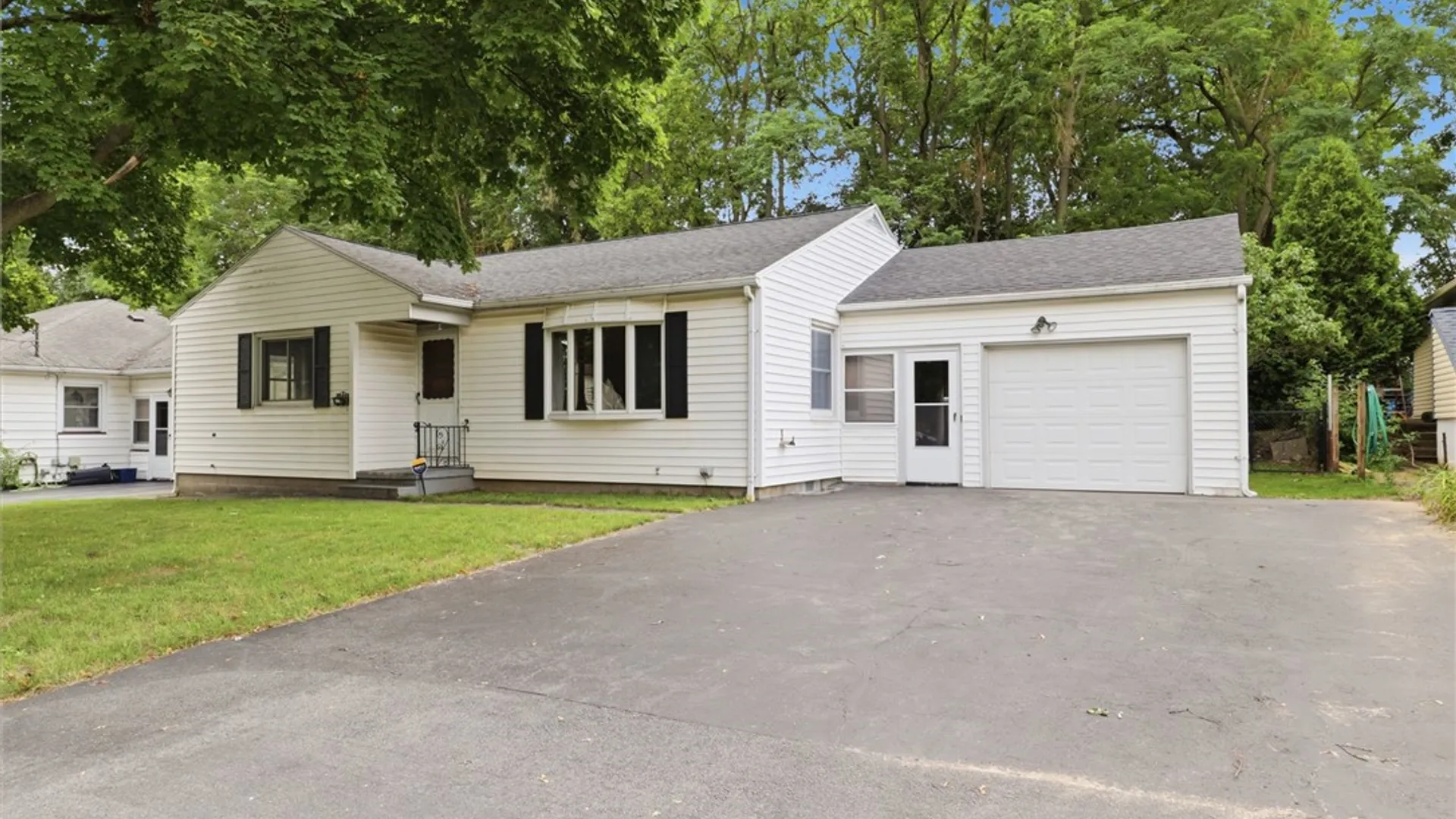 Property at 314 Roosevelt Road, East Rochester, NY 14445 2