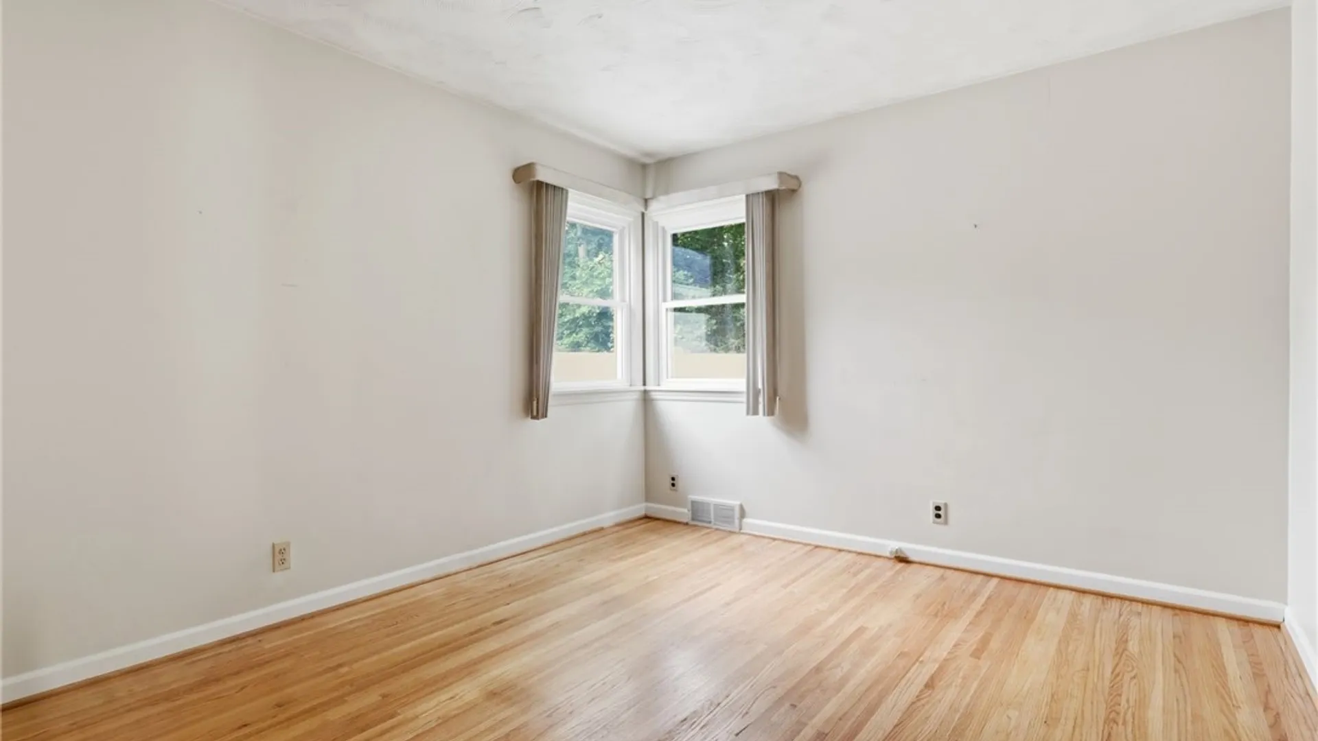 Property at 314 Roosevelt Road, East Rochester, NY 14445 14