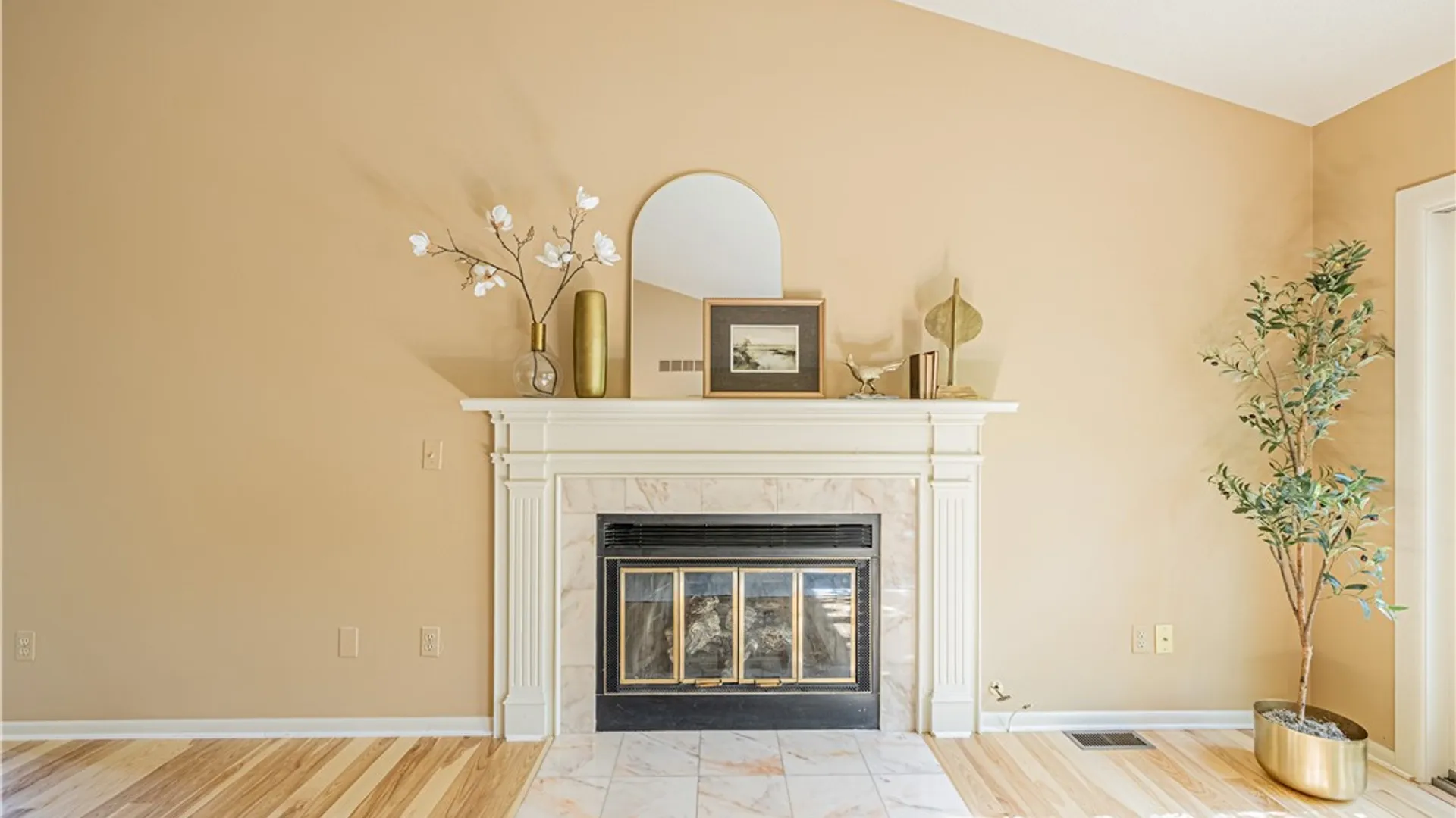 Property at 21 Woodbury Way, Perinton, NY 14450 12