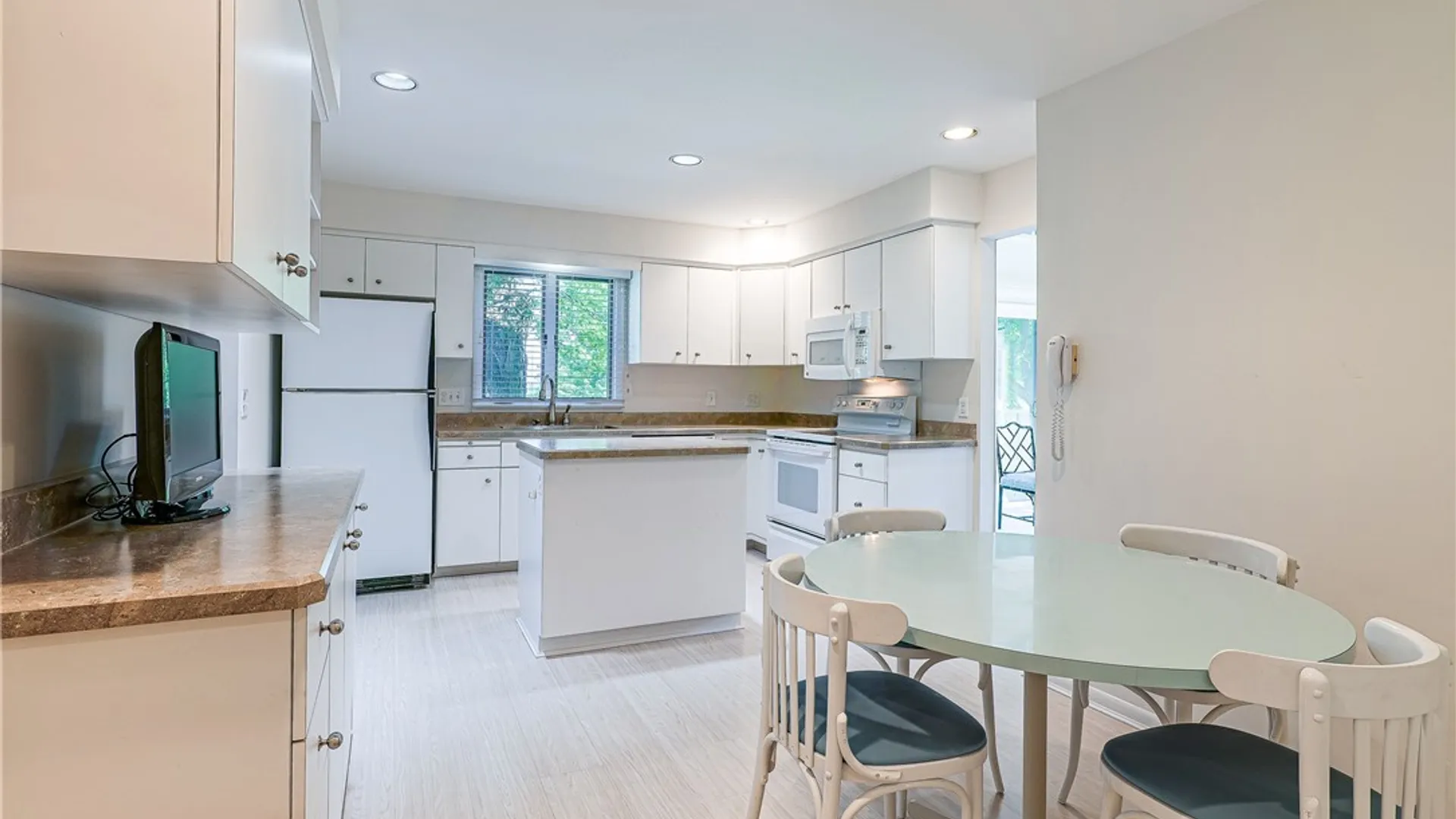Property at 20 Greenwood Park, Pittsford, NY 14534 13