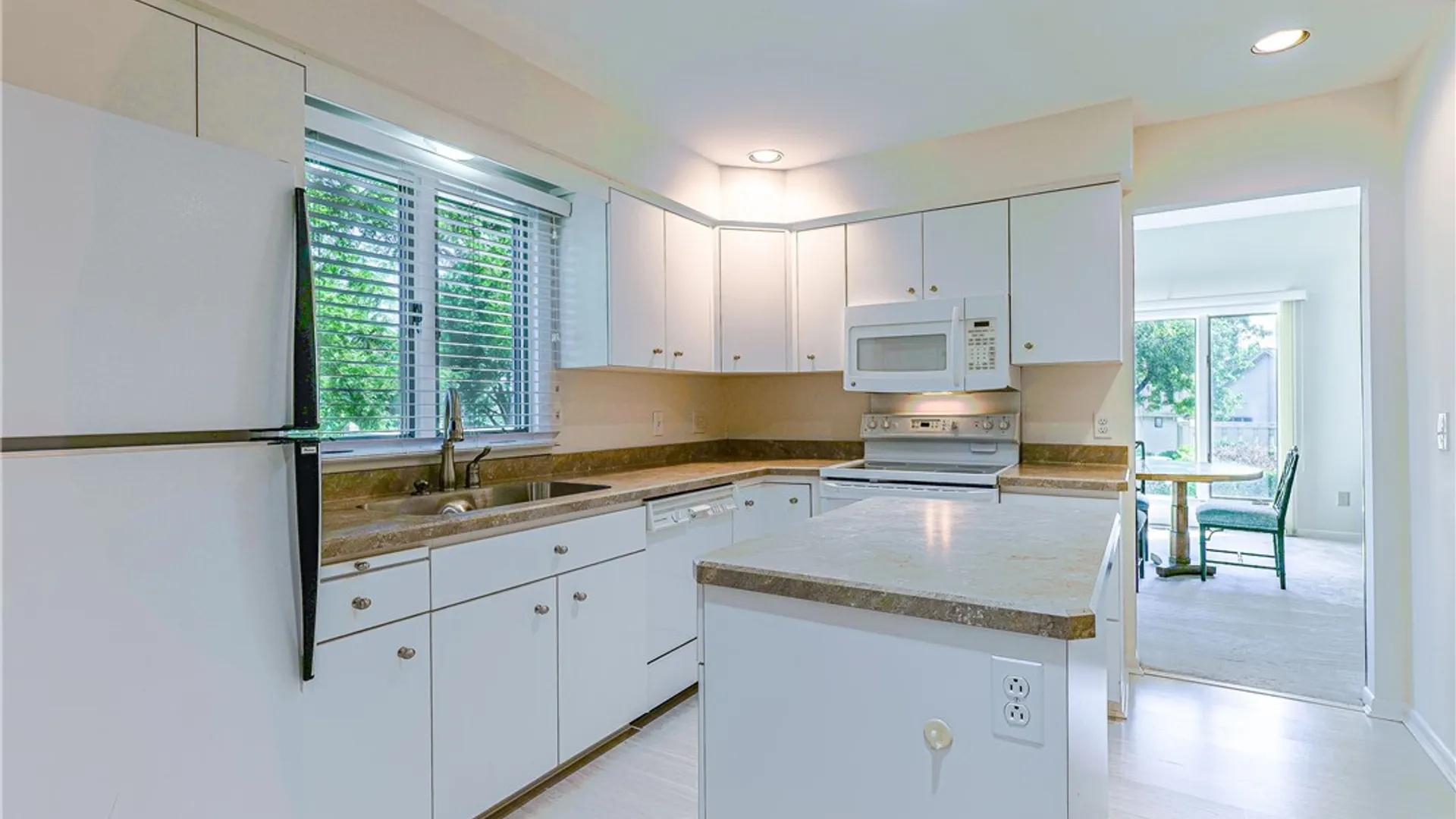Property at 20 Greenwood Park, Pittsford, NY 14534 15