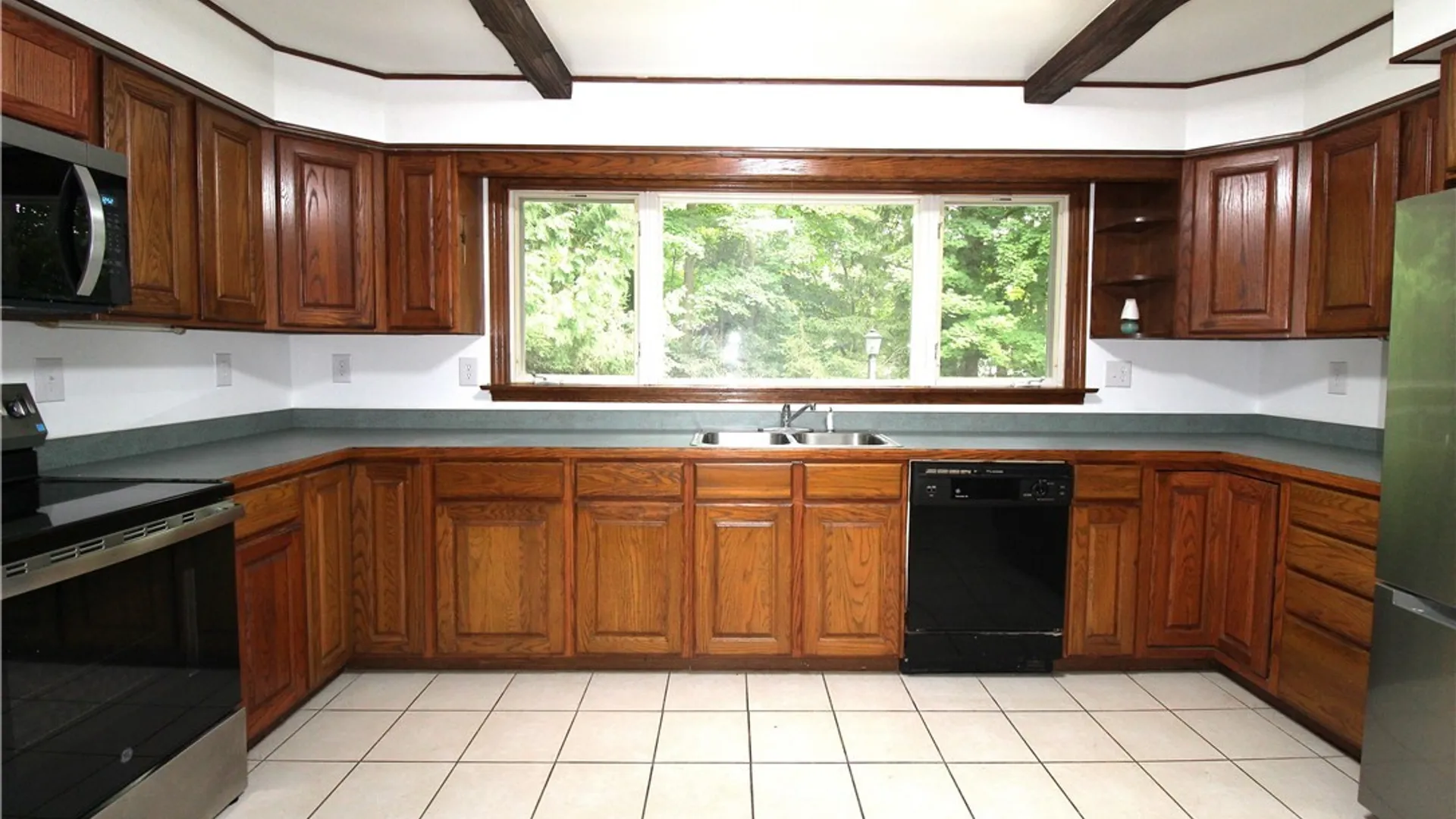 Property at 24 Forest Road, New Hartford, NY 13413 25