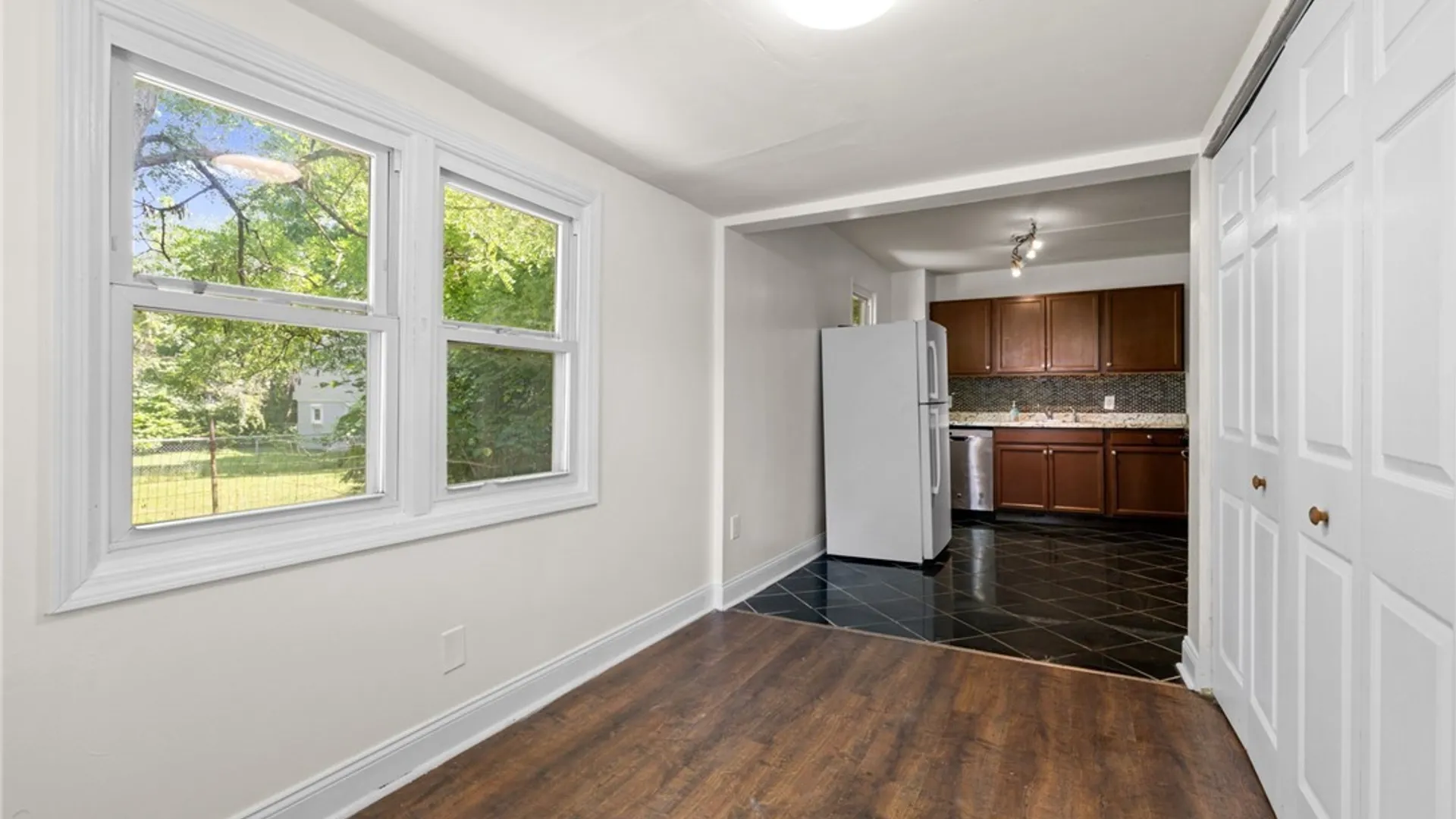 Property at 303 E Ellis Street, DeWitt, NY 13057 4