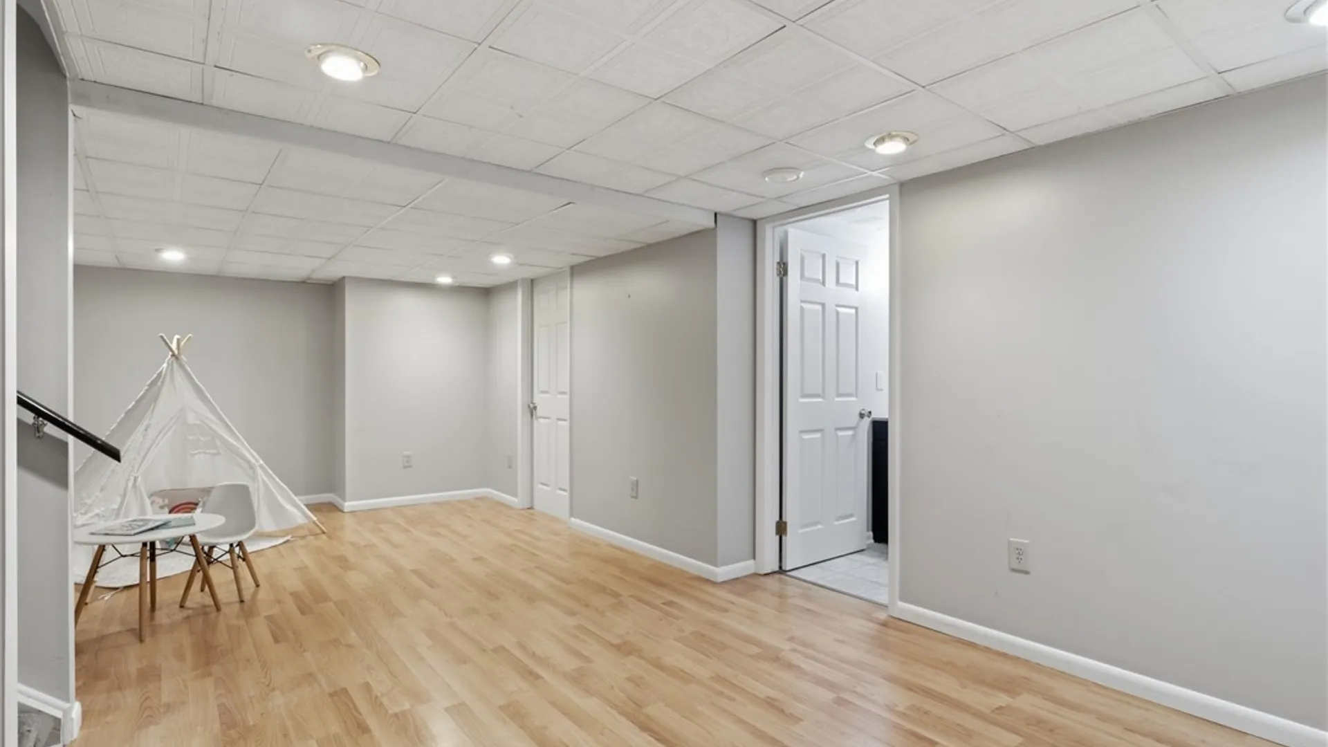 Property at 2 Casimir Circle, Irondequoit, NY 14617 30