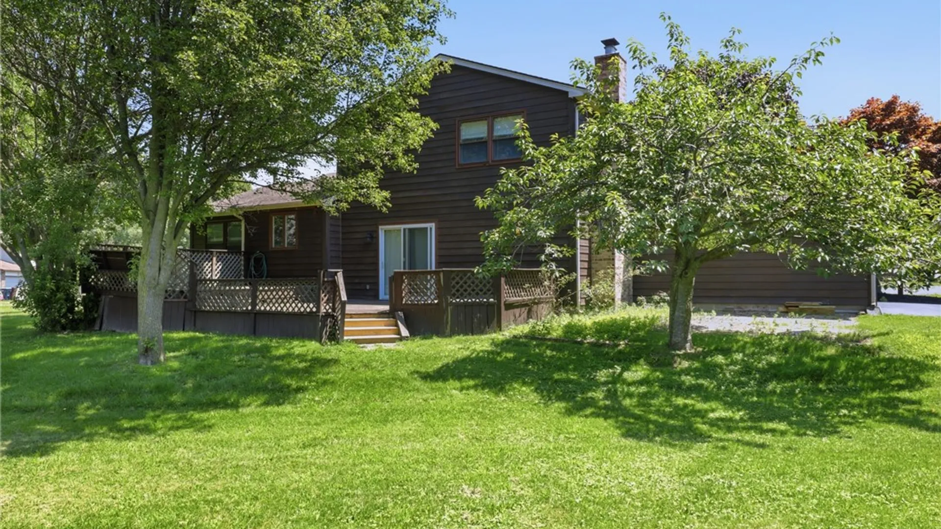 Property at 2 Casimir Circle, Irondequoit, NY 14617 34