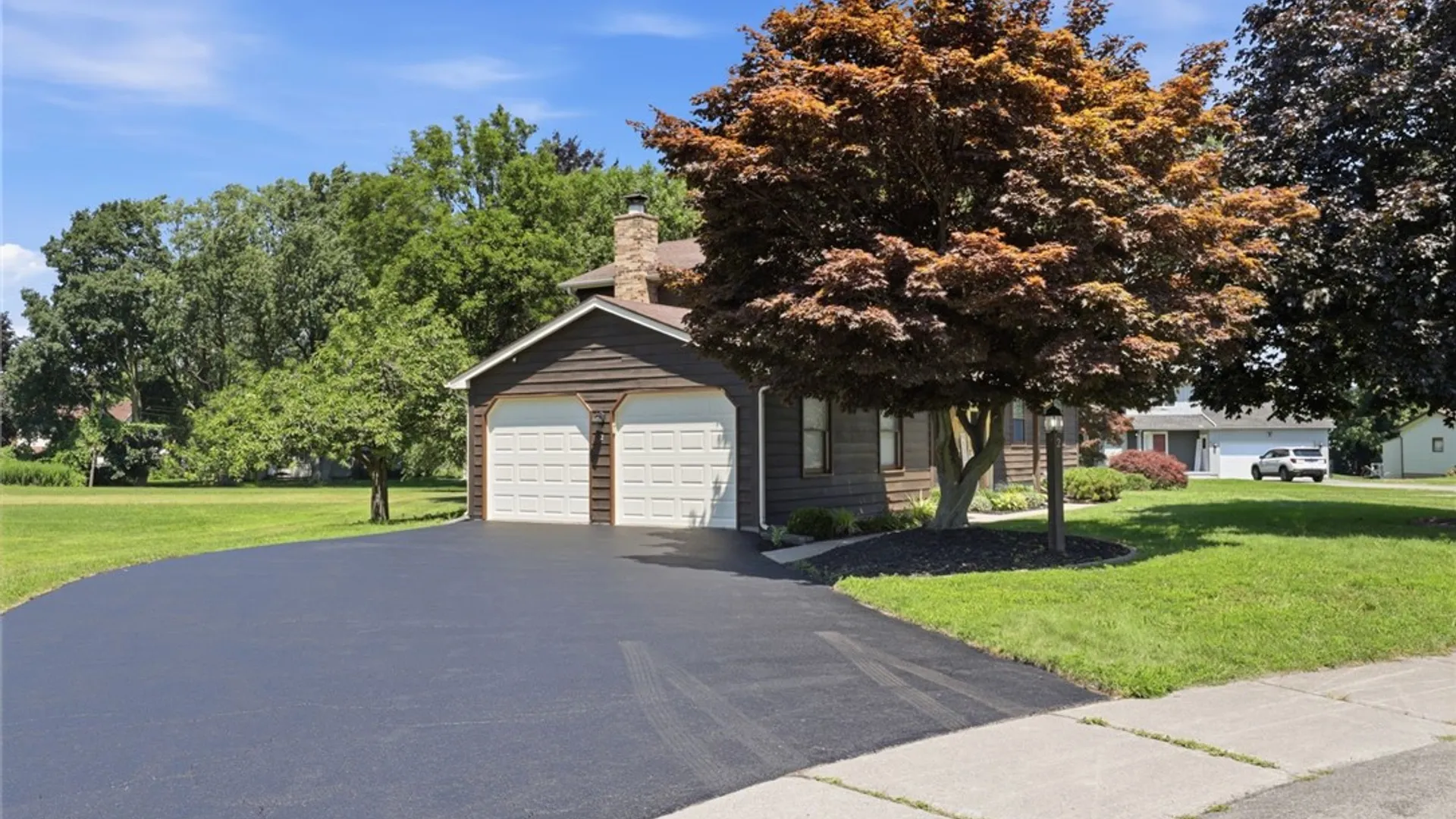 Property at 2 Casimir Circle, Irondequoit, NY 14617 4