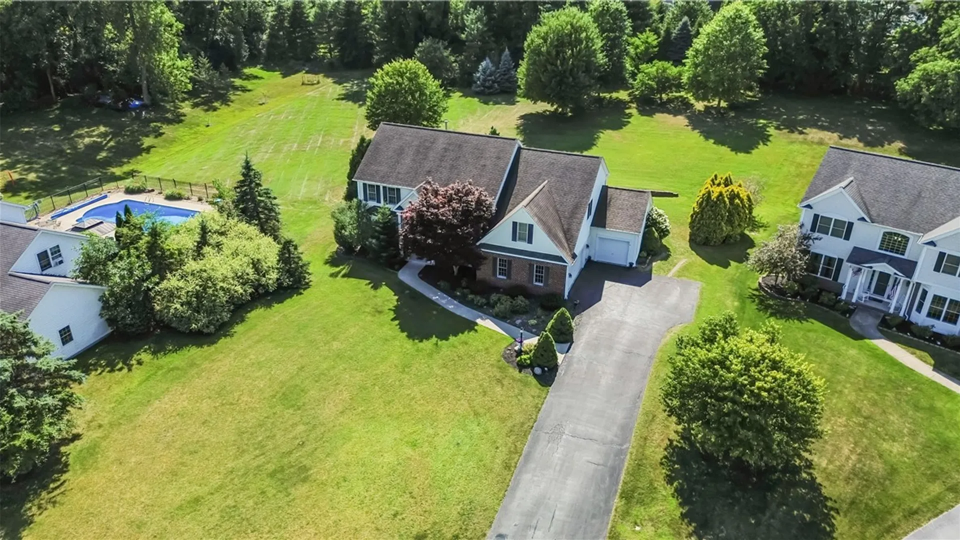 Property at 11 Lanaray Park, Perinton, NY 14450 2