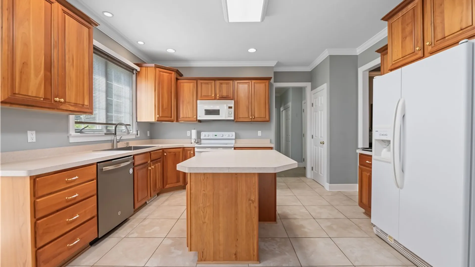 Property at 11 Lanaray Park, Perinton, NY 14450 24