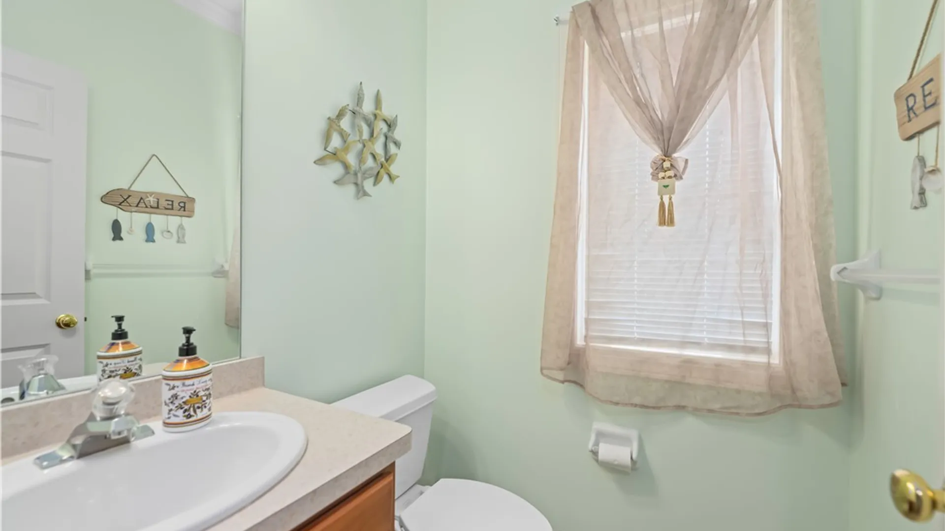 Property at 11 Lanaray Park, Perinton, NY 14450 28