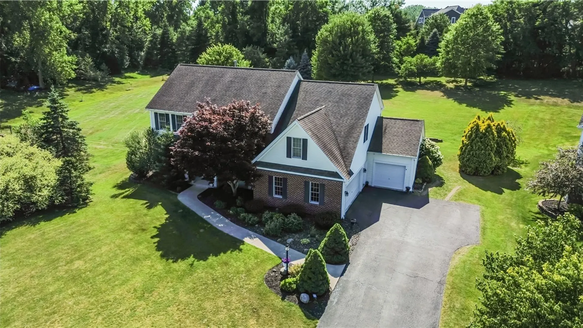 Property at 11 Lanaray Park, Perinton, NY 14450 4