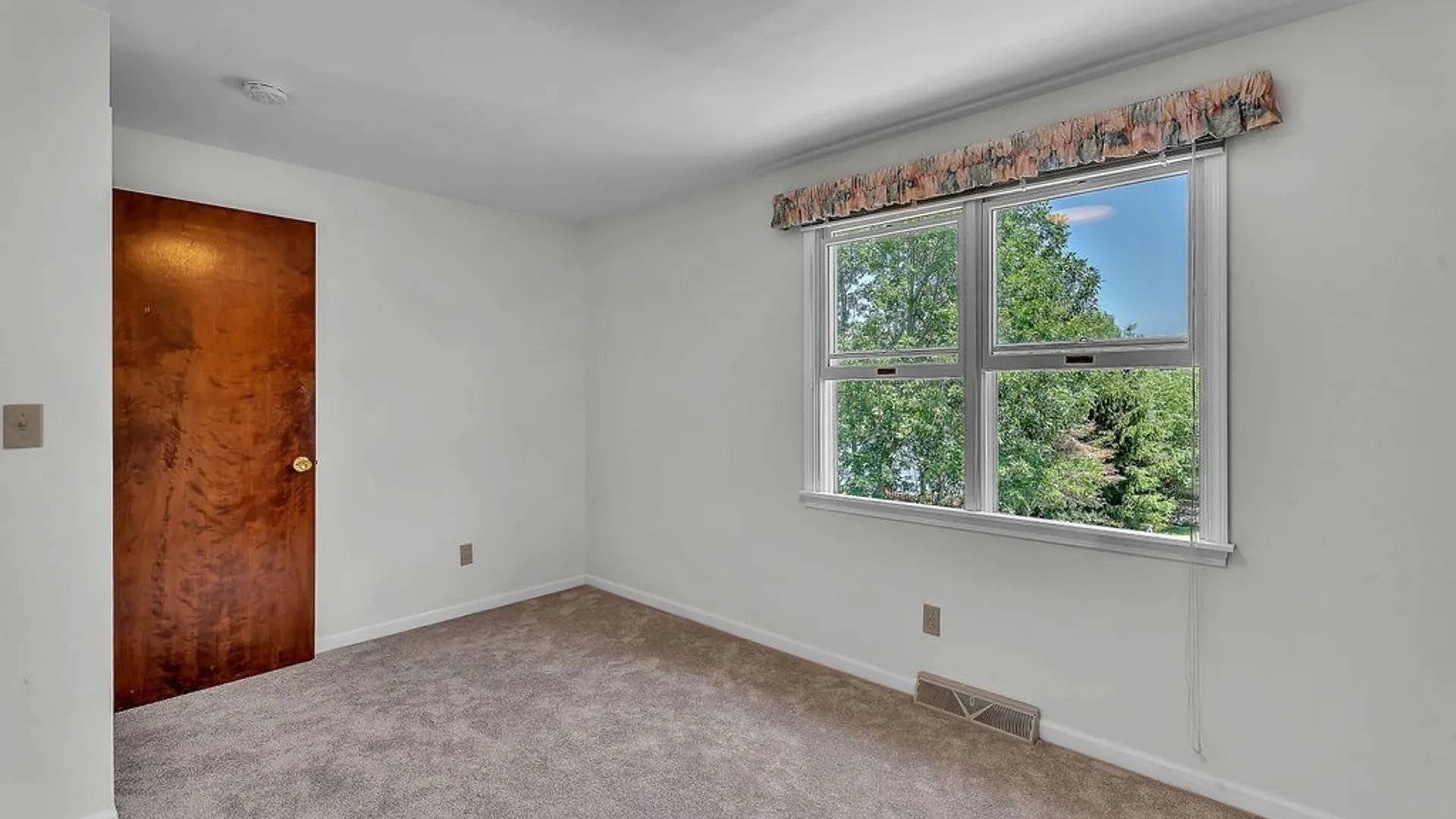 Property at 2 Meadow Spring Court, Amherst, NY 14051 31