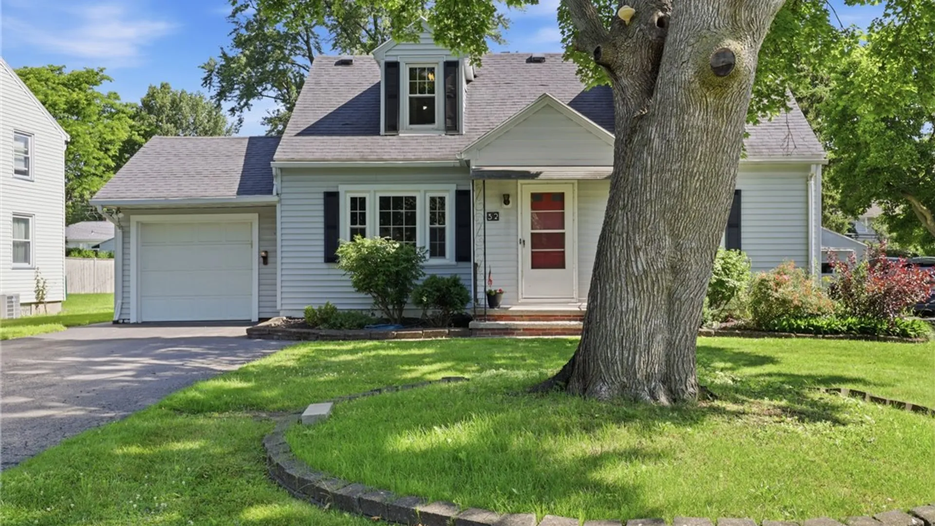 Property at 32 Traymore Road, Irondequoit, NY 14609 2