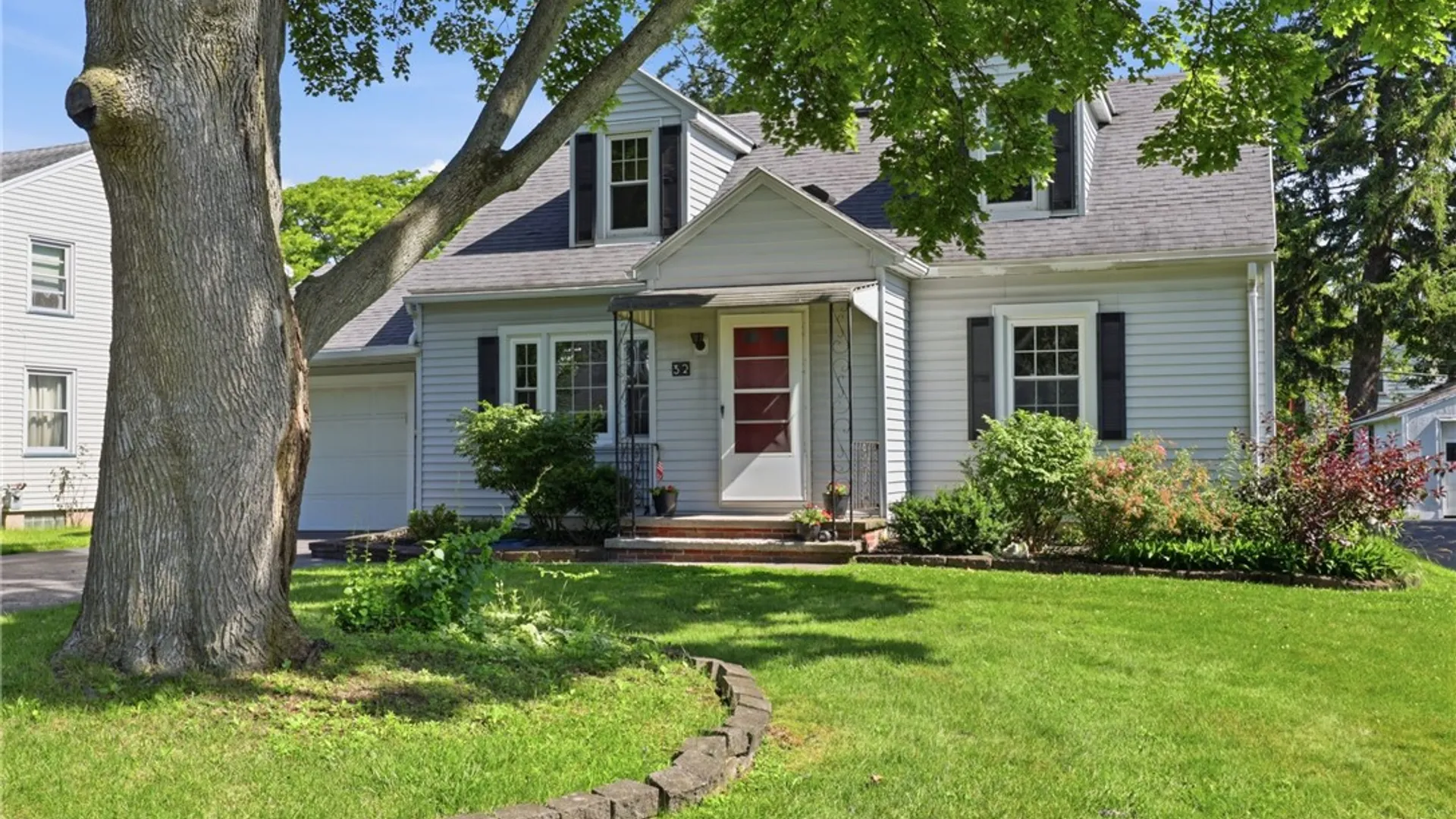 Property at 32 Traymore Road, Irondequoit, NY 14609 4