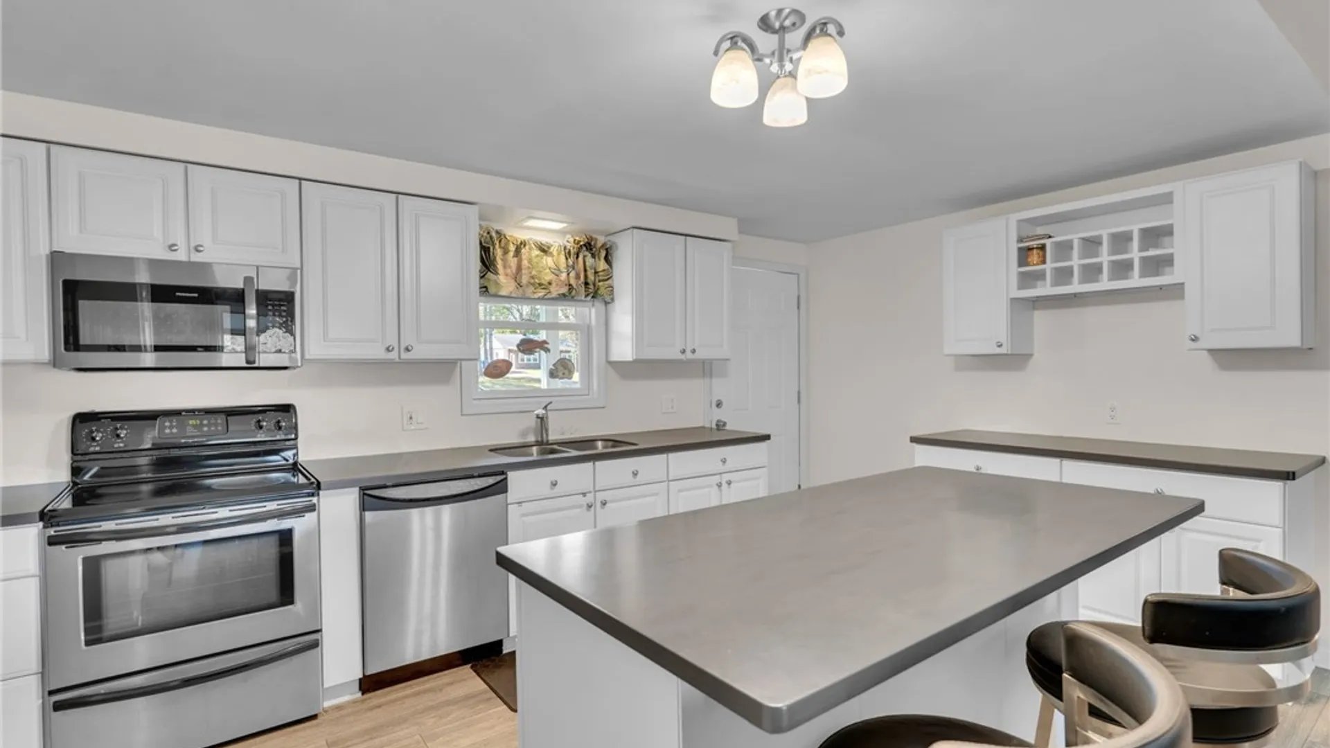 Property at 2350 Berg Road, West Seneca, NY 14218 11