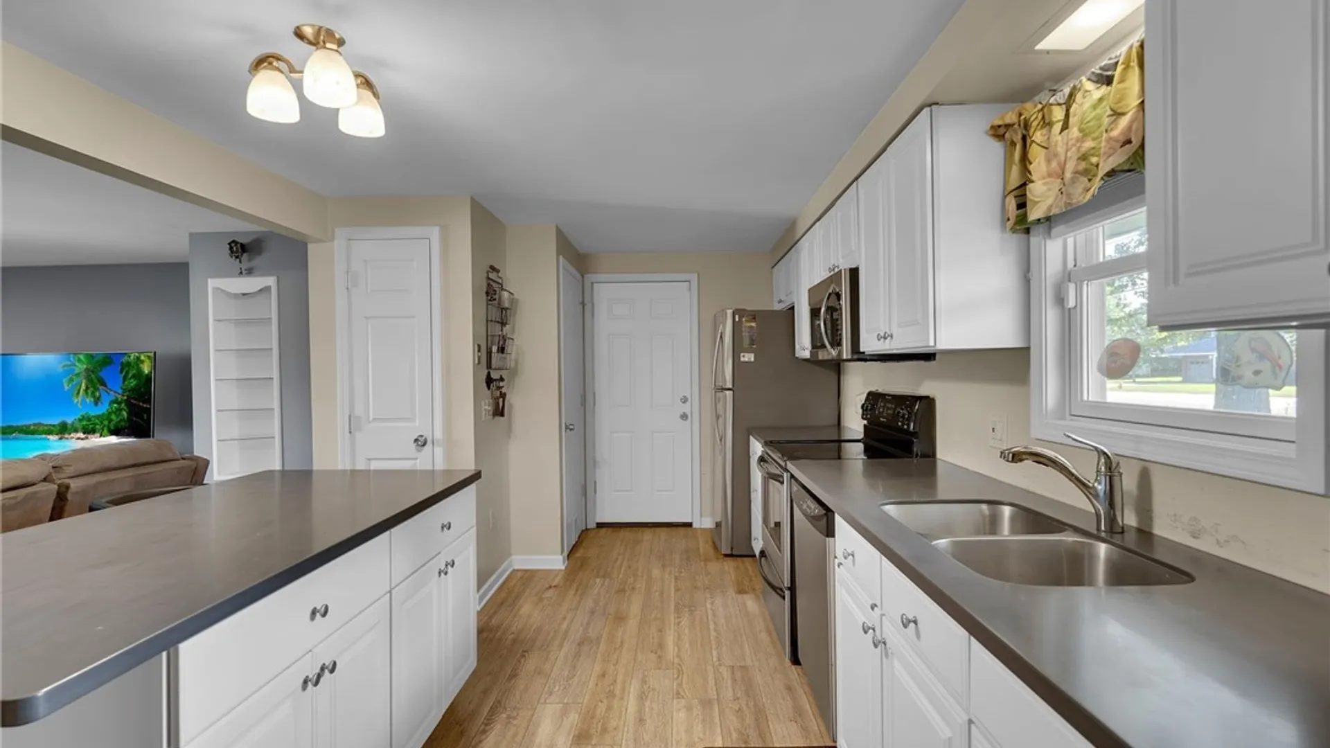 Property at 2350 Berg Road, West Seneca, NY 14218 8