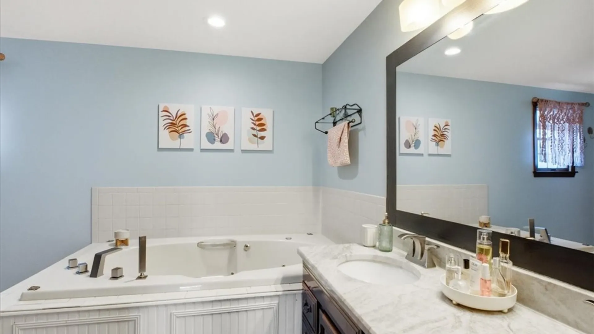Property at 3698 Meadowbrook Acres, Wheatfield, NY 14120 19