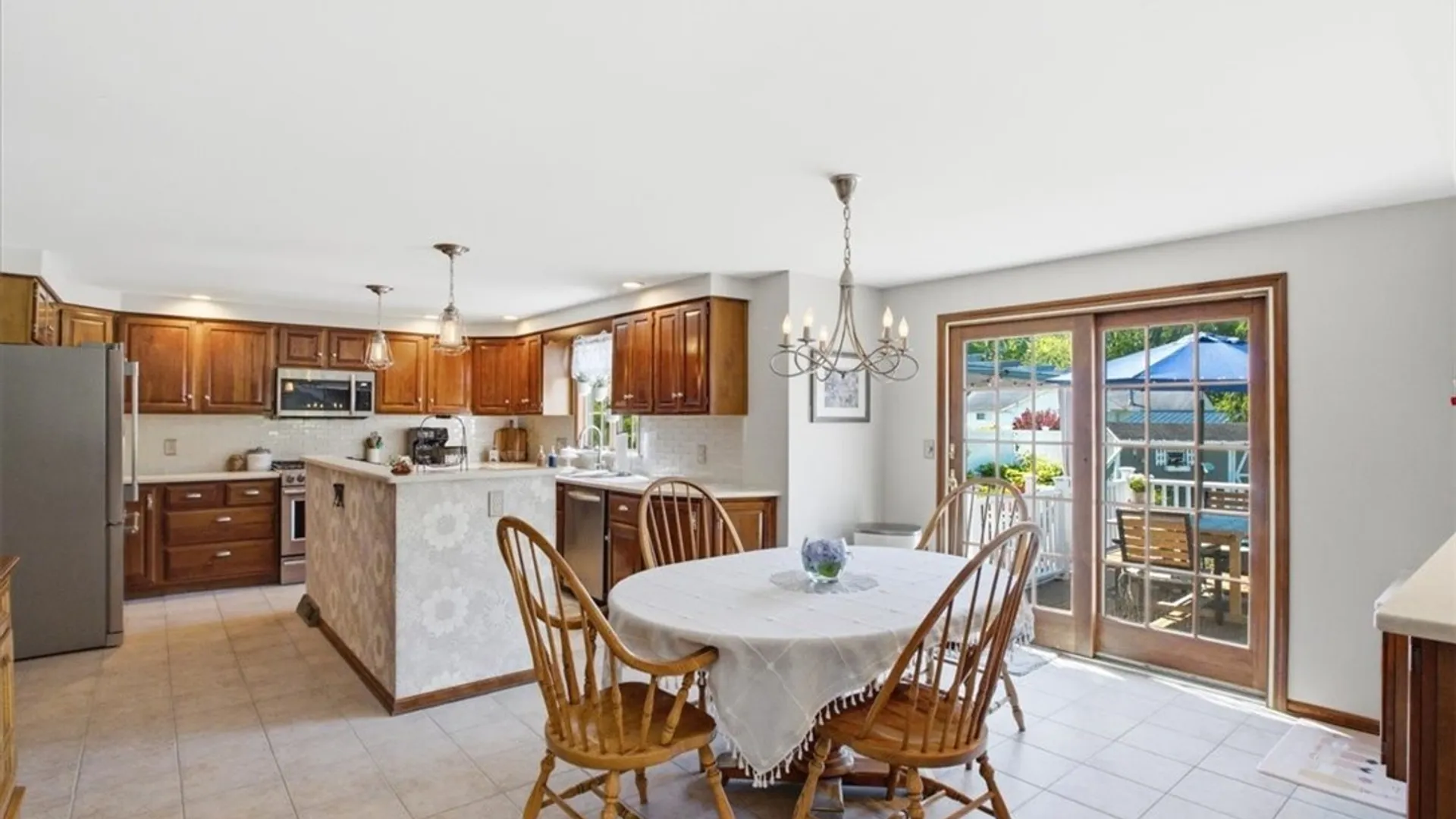 Property at 3698 Meadowbrook Acres, Wheatfield, NY 14120 8