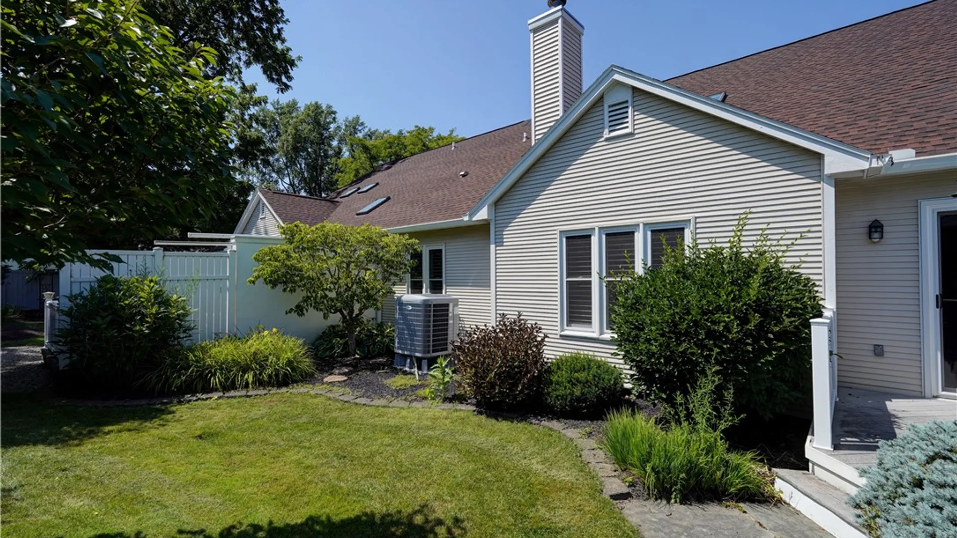 Property at 5 Packetts Grove, Perinton, NY 14450 27