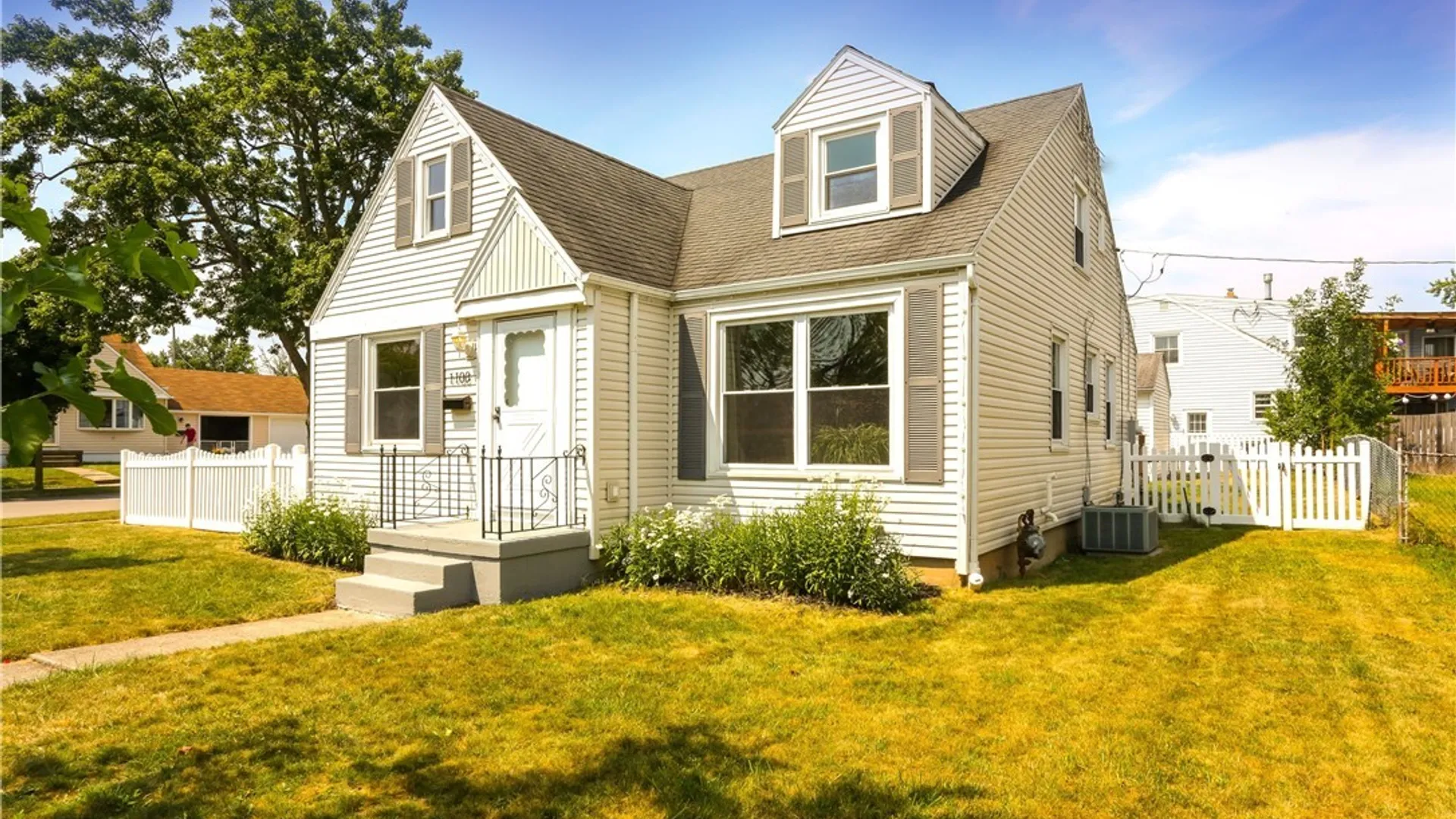 Property at 1108 Parkhurst Boulevard, Tonawanda, NY 14150 2