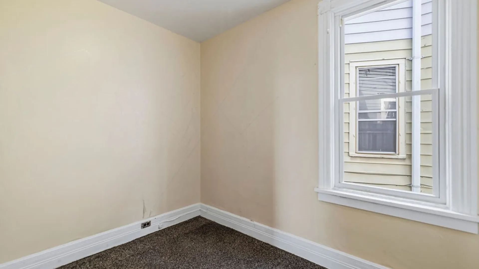 Property at 504 Woodlawn Avenue, Buffalo, NY 14208 11