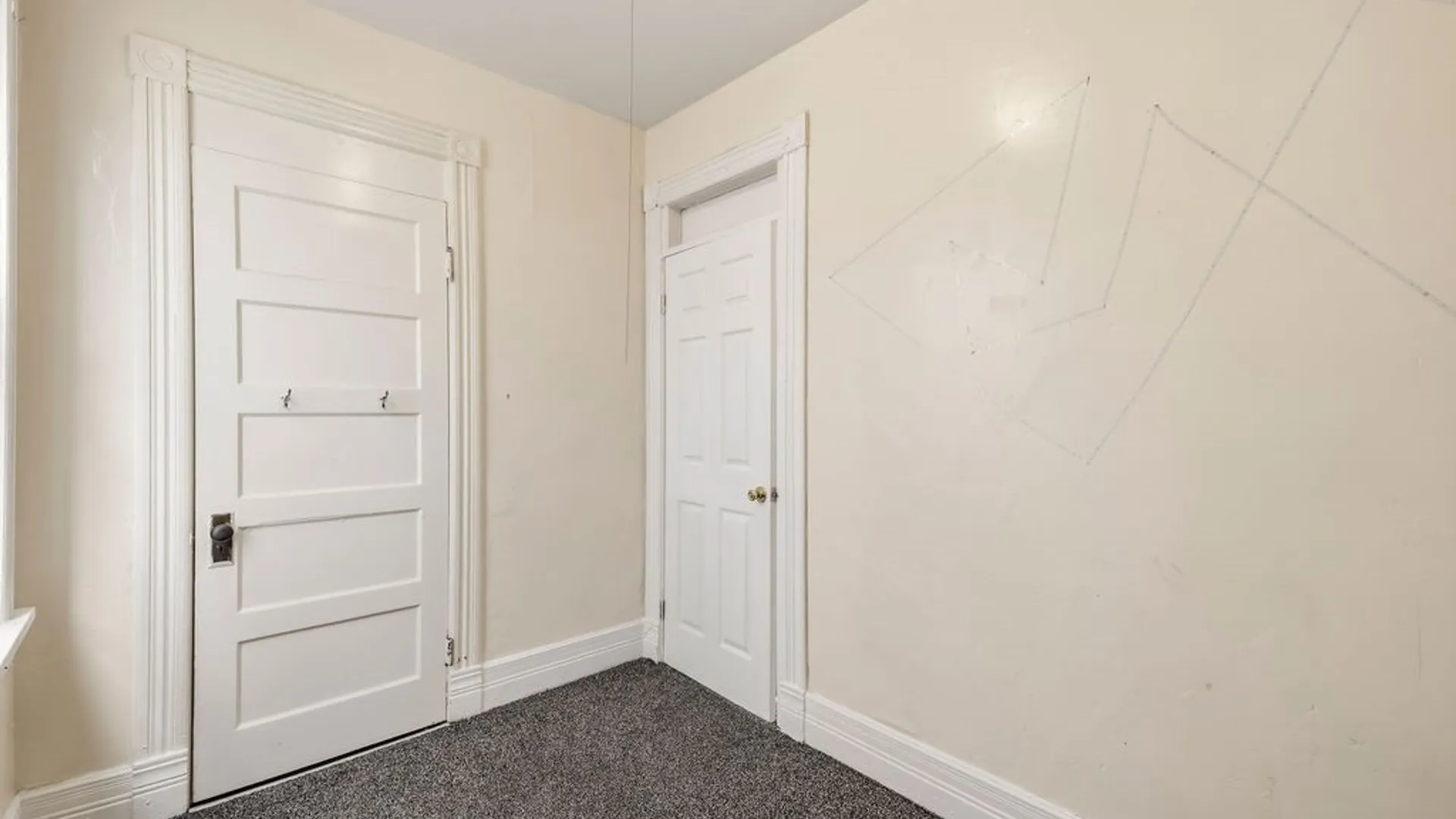 Property at 504 Woodlawn Avenue, Buffalo, NY 14208 12