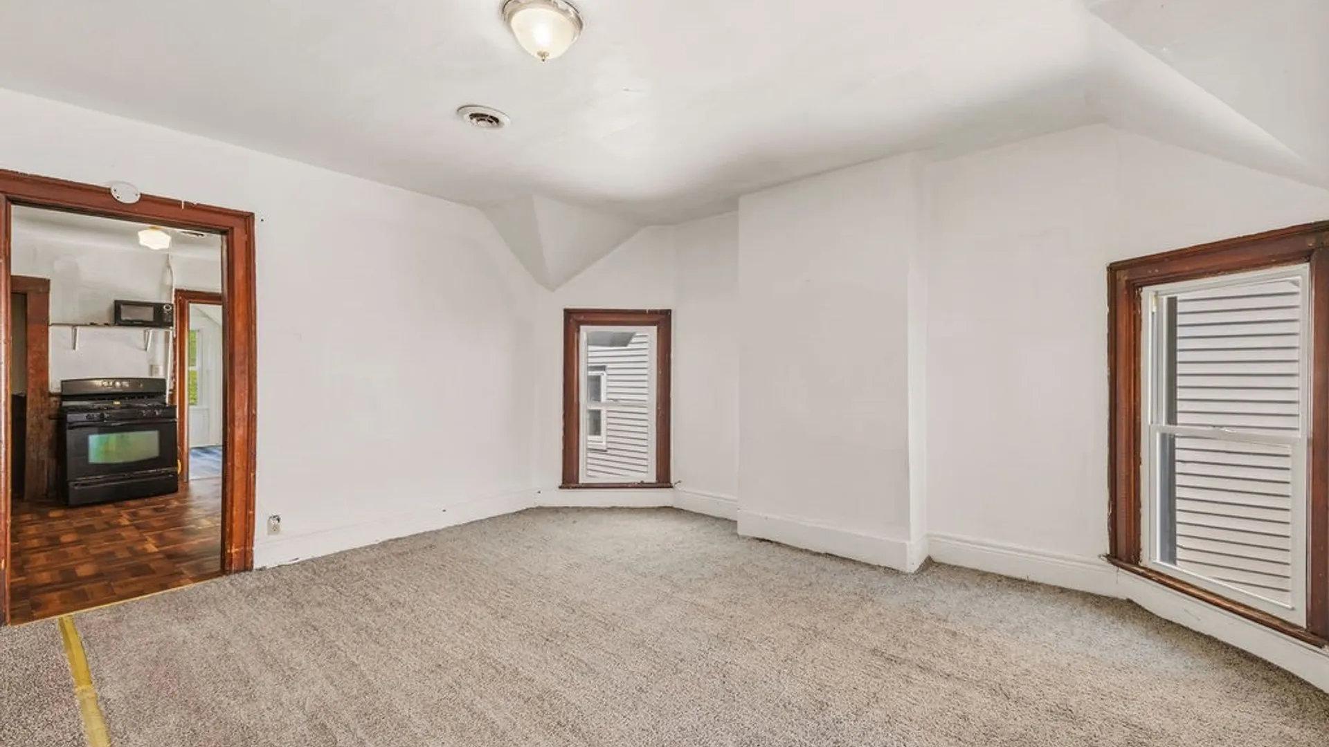 Property at 504 Woodlawn Avenue, Buffalo, NY 14208 24