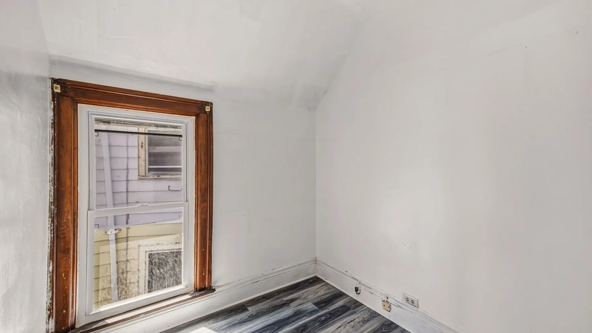 Property at 504 Woodlawn Avenue, Buffalo, NY 14208 26