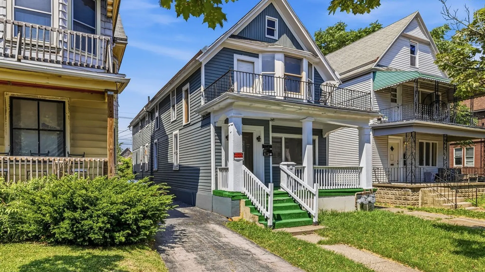 Property at 504 Woodlawn Avenue, Buffalo, NY 14208 3