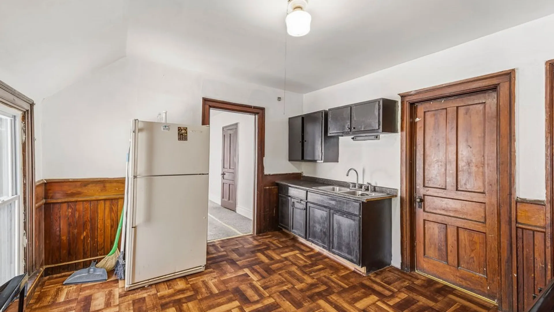 Property at 504 Woodlawn Avenue, Buffalo, NY 14208 30