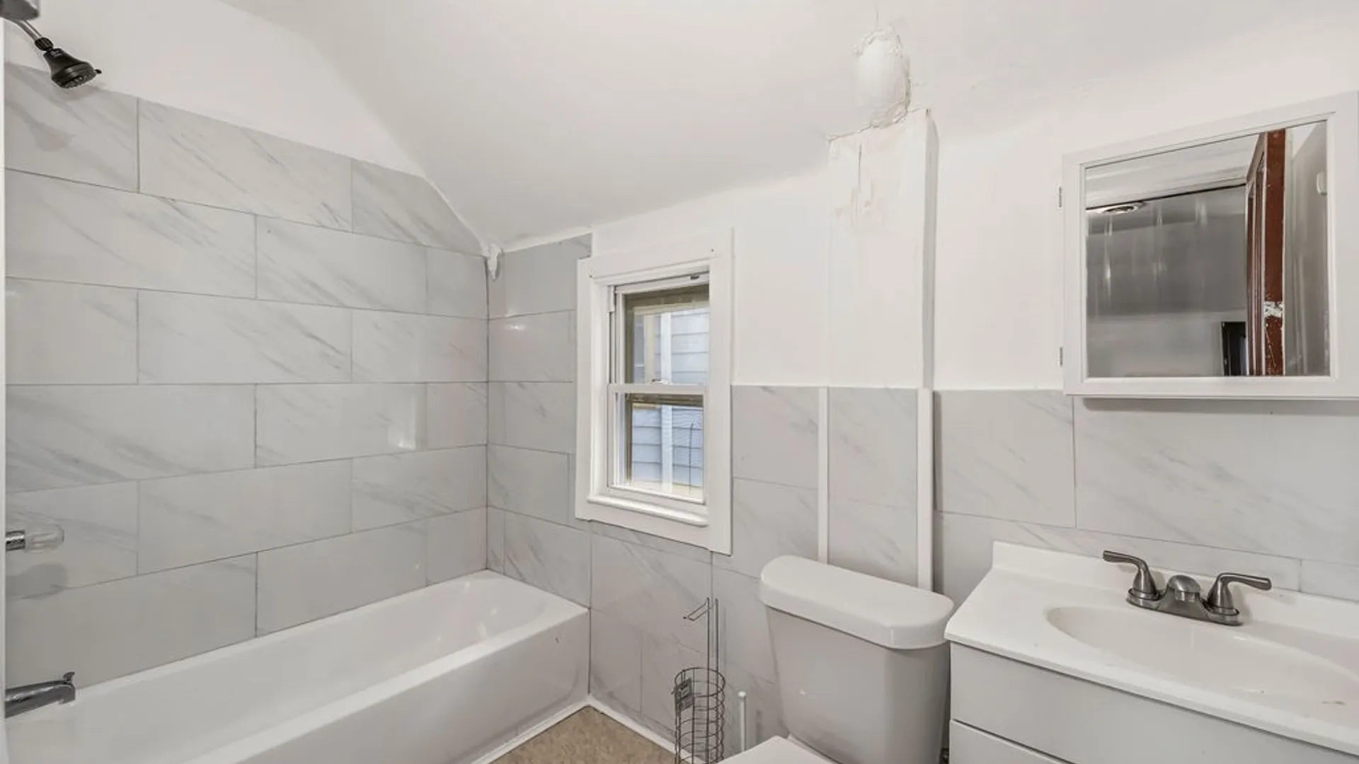 Property at 504 Woodlawn Avenue, Buffalo, NY 14208 33