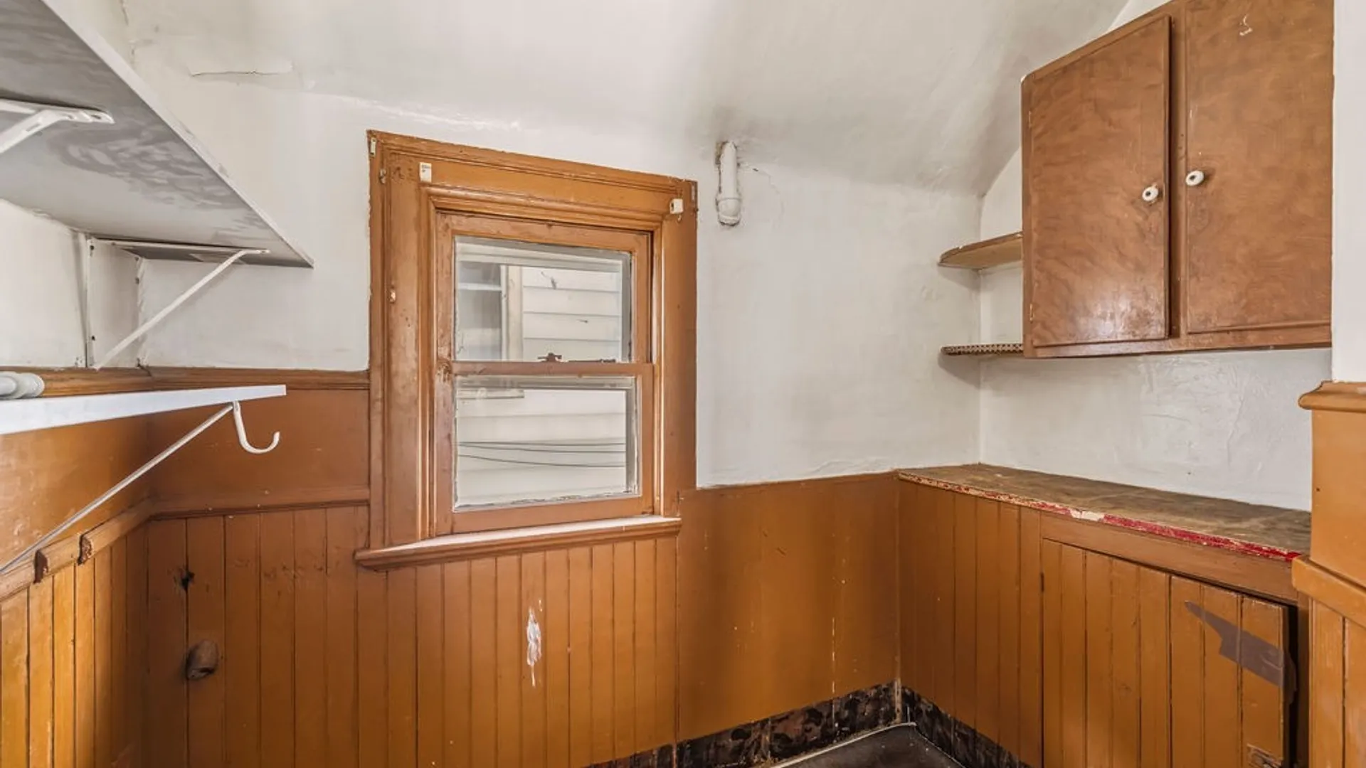 Property at 504 Woodlawn Avenue, Buffalo, NY 14208 34