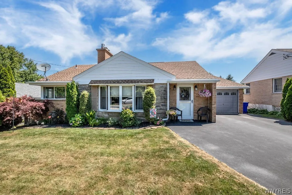 Property at 5979 Fairway Court, Hamburg, NY 14085
